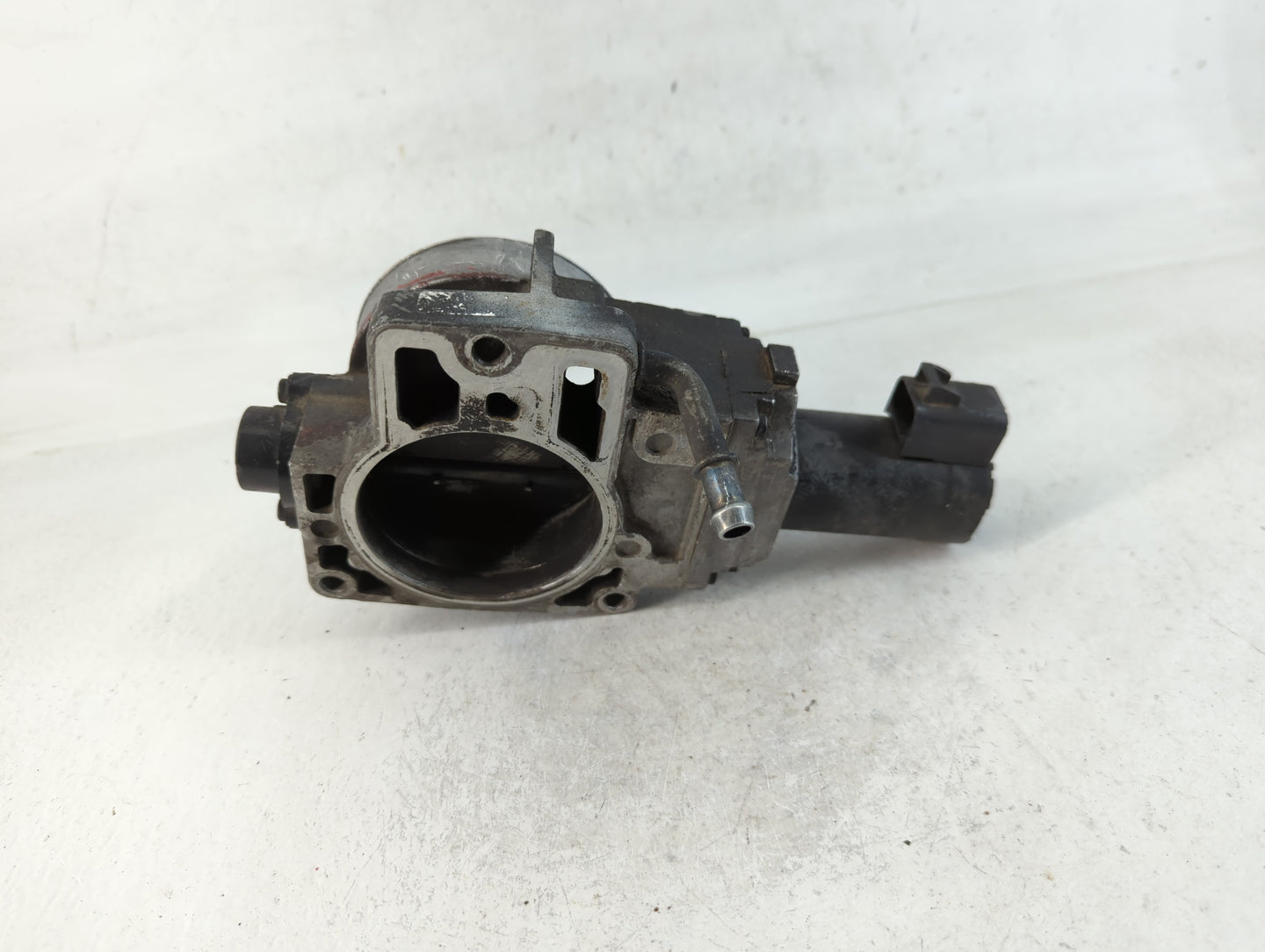 2000 Chevrolet Tahoe Throttle Body Fits Fits 2001 2002 OEM Used Auto Parts - Oemusedautoparts1.com