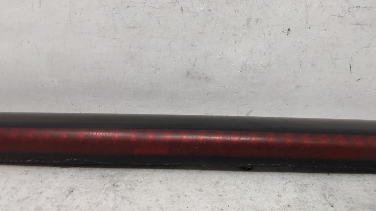 2000 Chevrolet Tahoe High Mounted Stop Third Brake Light Lamp - Oemusedautoparts1.com