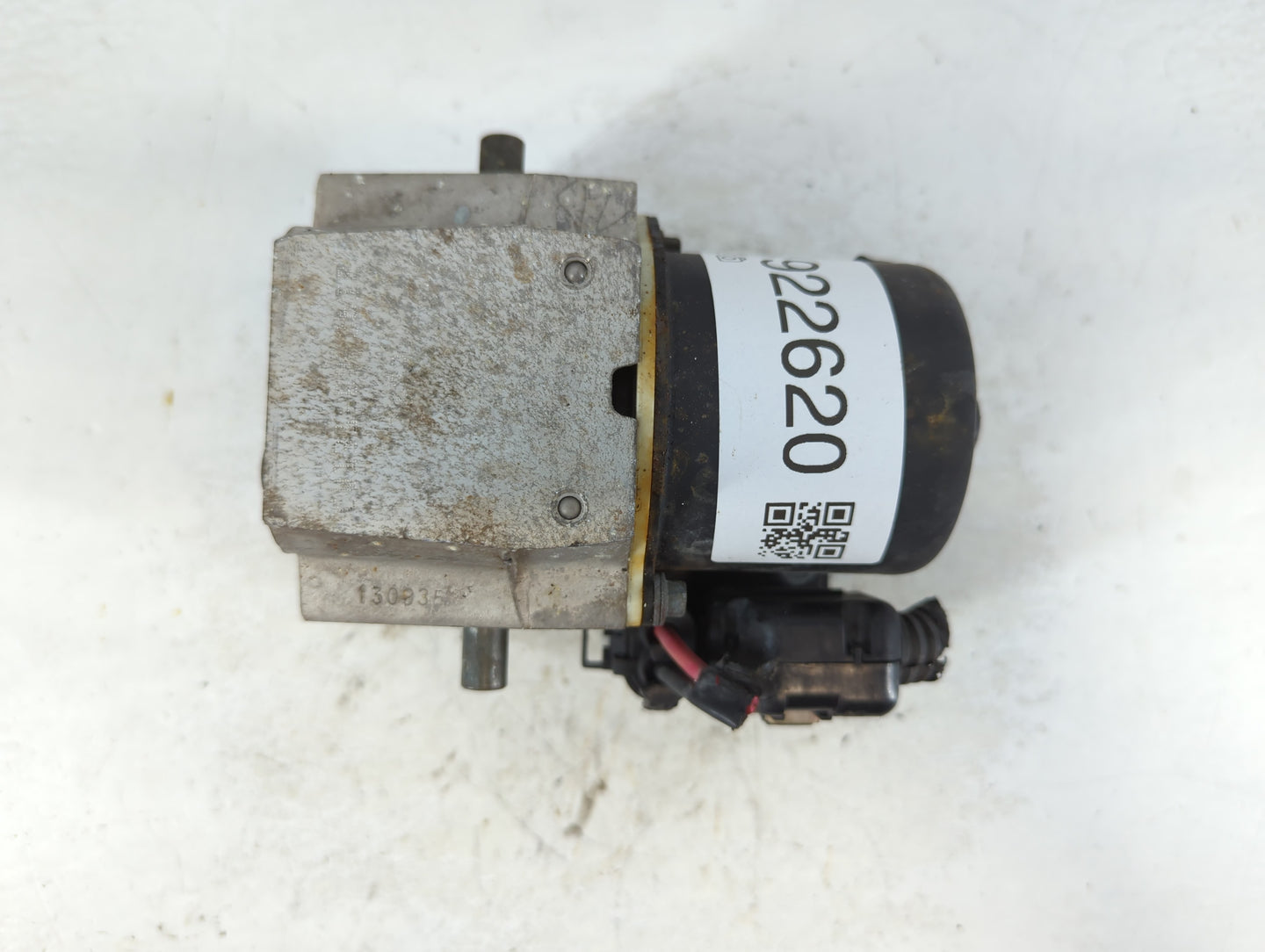 1998-2000 Chevrolet Tahoe ABS Pump Control Module Replacement P/N:13451111 Fits Fits 1998 1999 2000 OEM Used Auto Parts - Oe