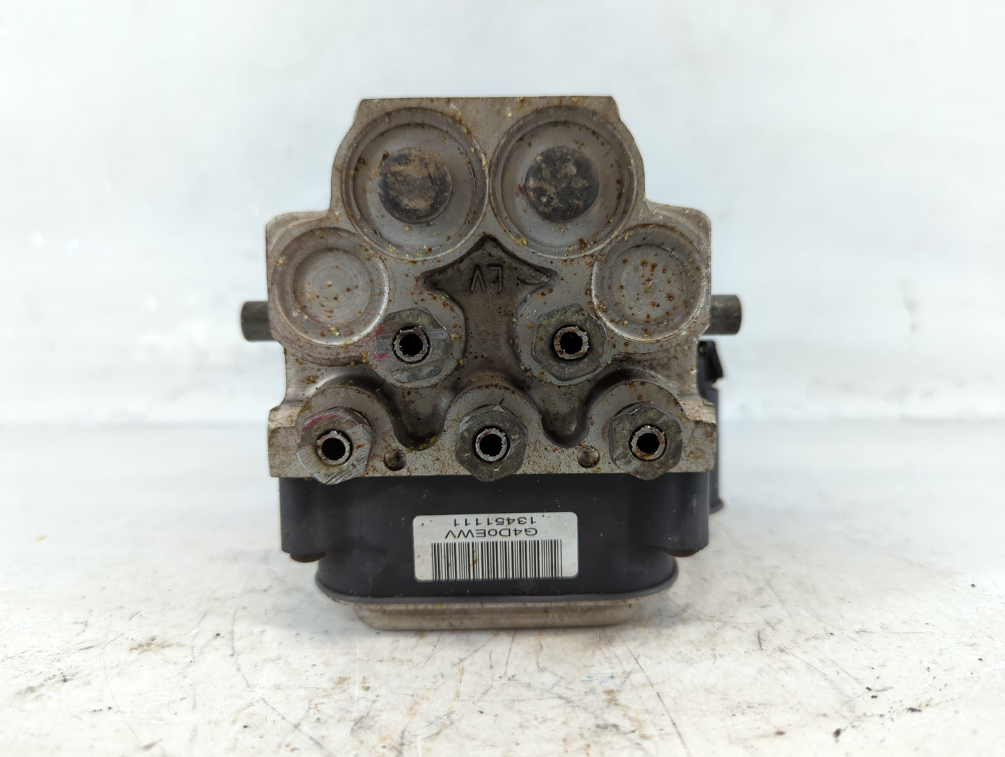 1998-2000 Chevrolet Tahoe ABS Pump Control Module Replacement P/N:13451111 Fits Fits 1998 1999 2000 OEM Used Auto Parts - Oe