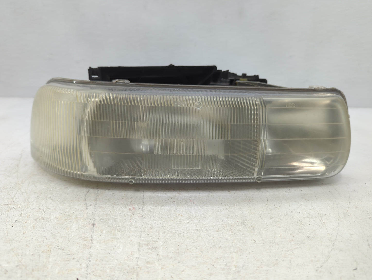 2000-2006 Chevrolet Tahoe Passenger Right Oem Head Light Headlight Lamp - Oemusedautoparts1.com