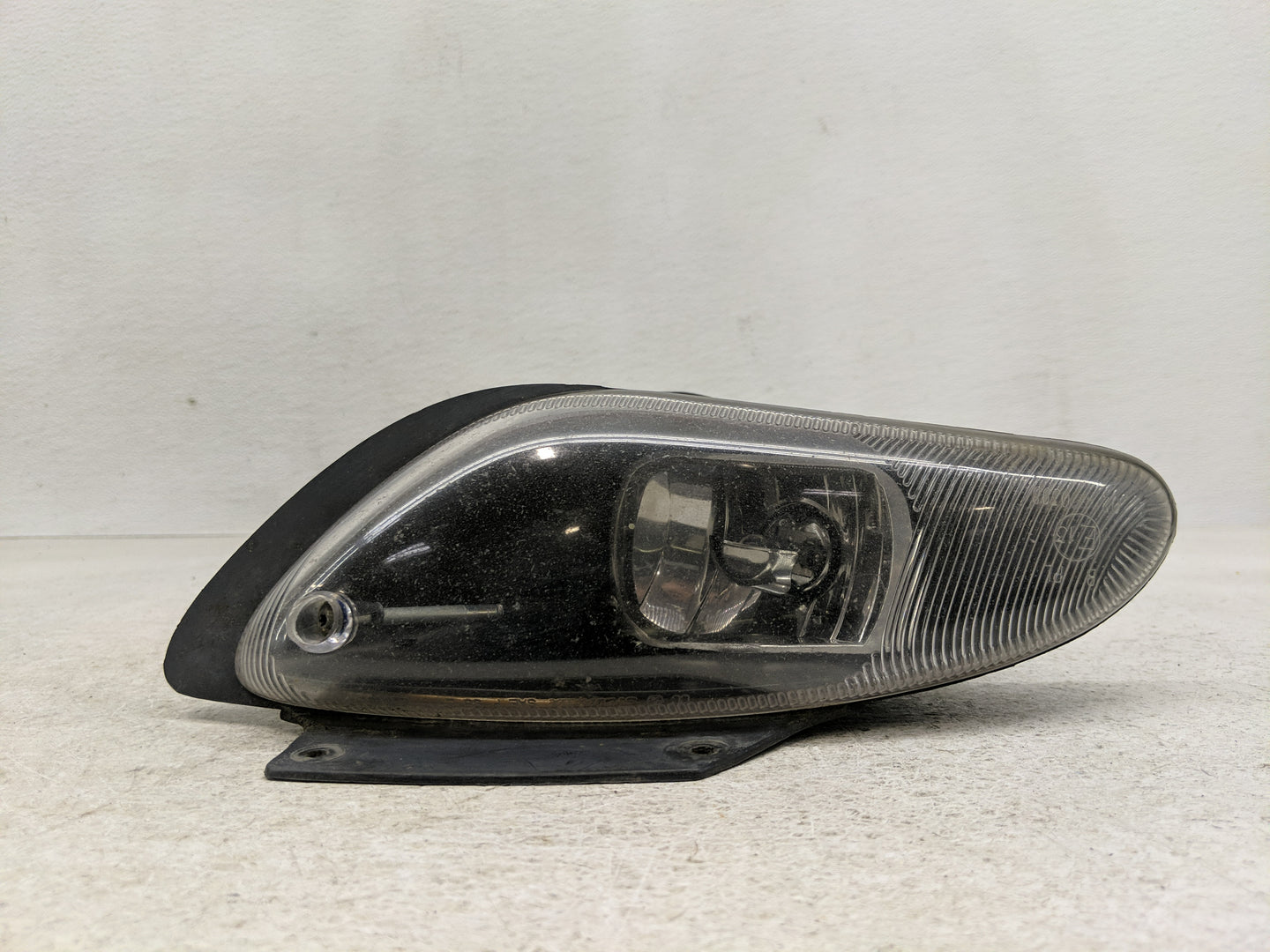 1999-2004 Chrysler 300m Passenger Right Oem Fog Light Lamp - Oemusedautoparts1.com