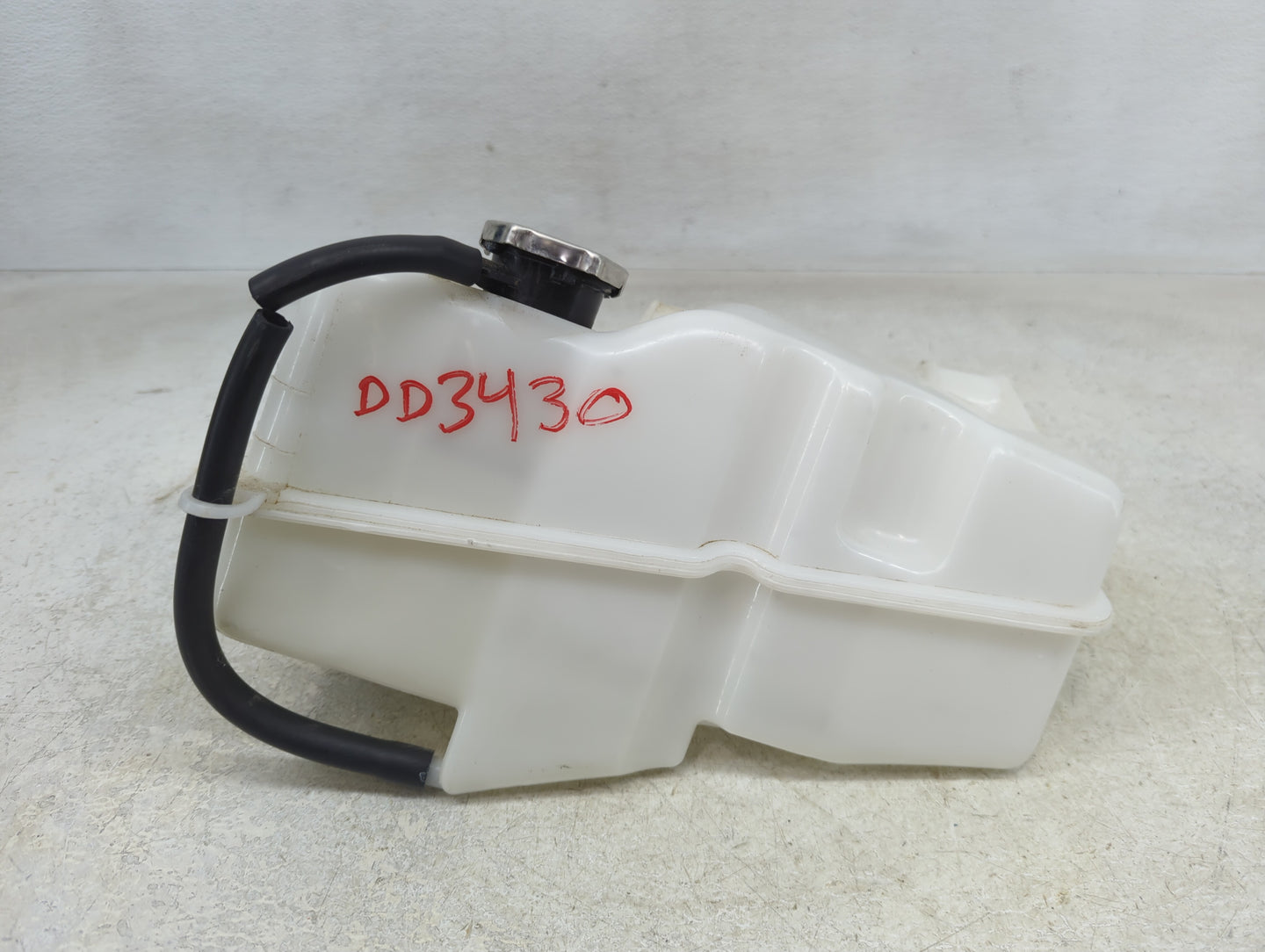 2000-2001 Chrysler 300m Windshield Washer Fluid Reservoir Bottle Oem - Oemusedautoparts1.com