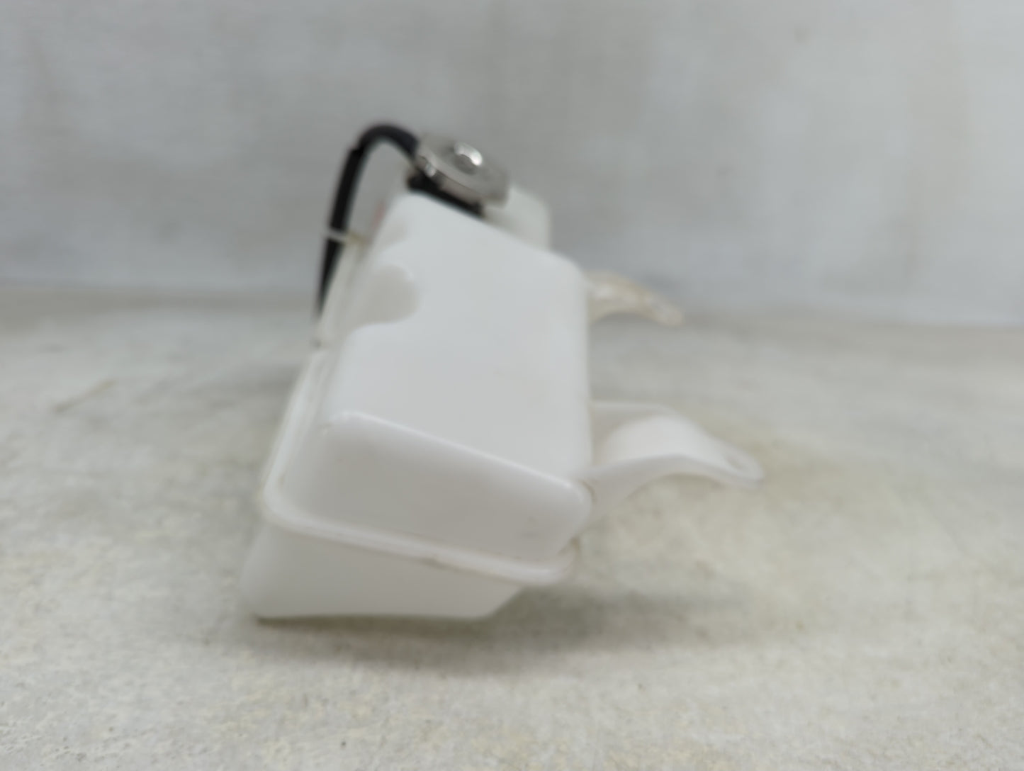 2000-2001 Chrysler 300m Windshield Washer Fluid Reservoir Bottle Oem - Oemusedautoparts1.com