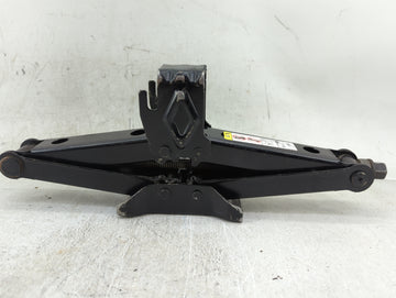 2000 Chrysler Aspen Spare Scissor Car Jack - Oemusedautoparts1.com