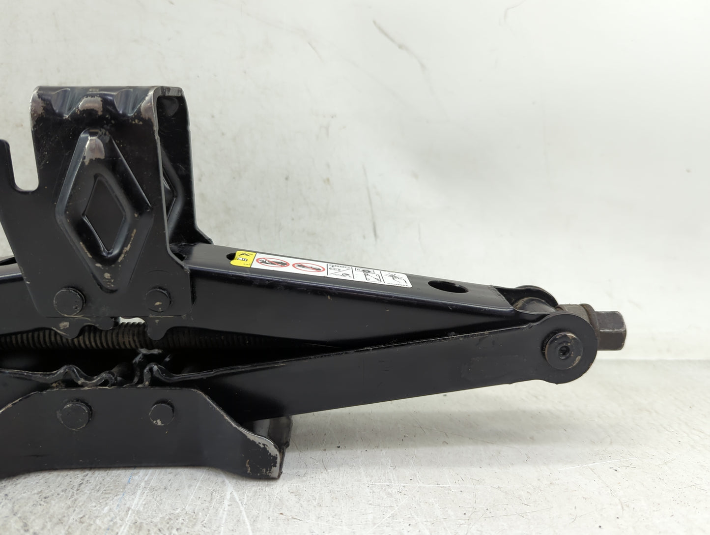 2000 Chrysler Aspen Spare Scissor Car Jack - Oemusedautoparts1.com