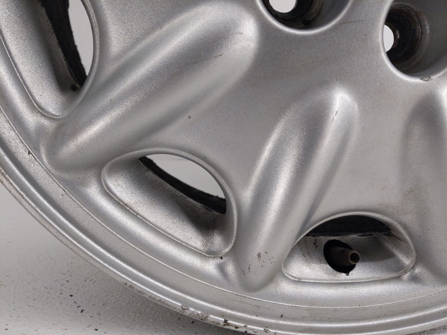 1995-2000 Chrysler Cirrus Oem Wheel Rim - Oemusedautoparts1.com
