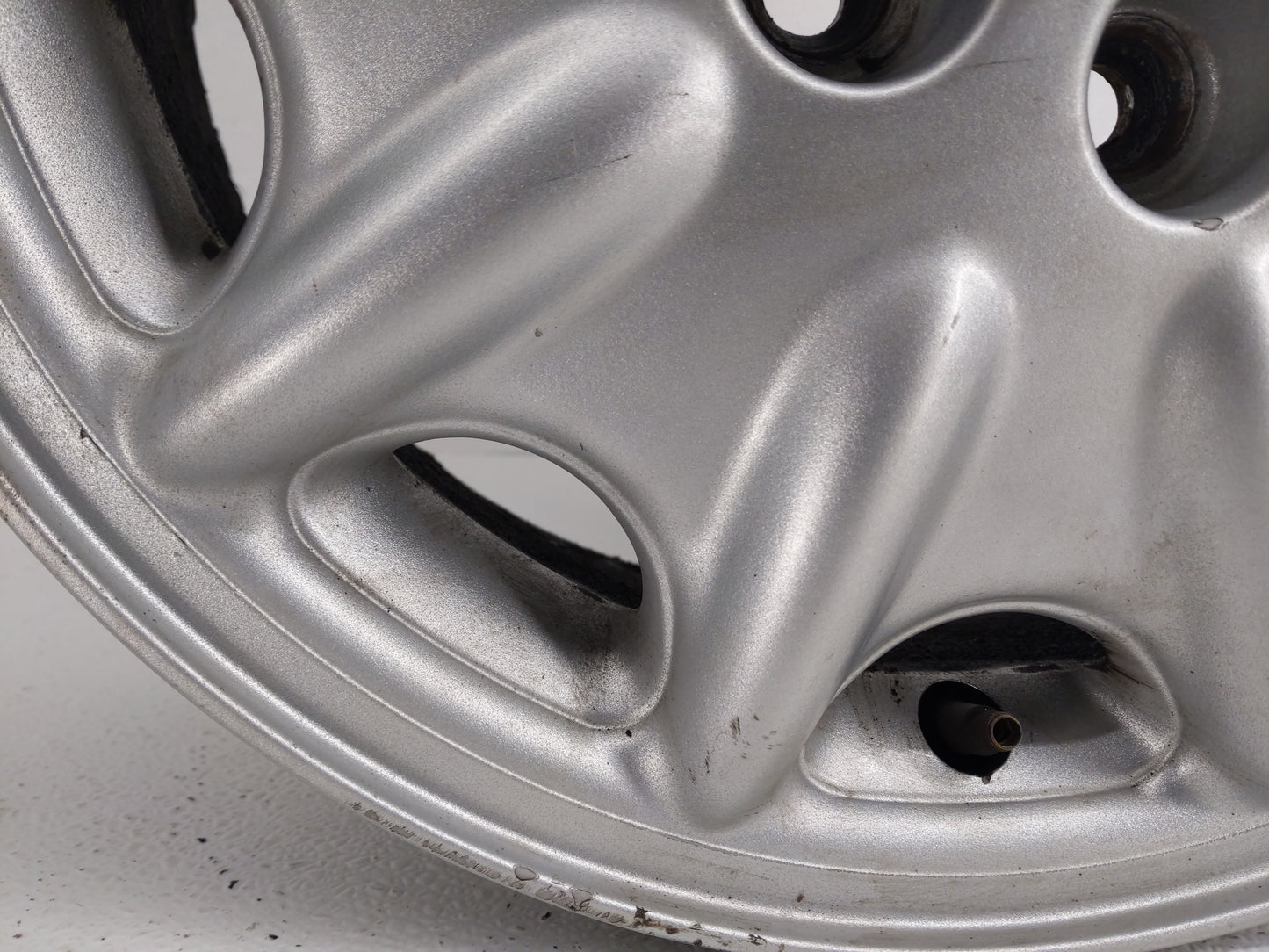 1995-2000 Chrysler Cirrus Oem Wheel Rim - Oemusedautoparts1.com