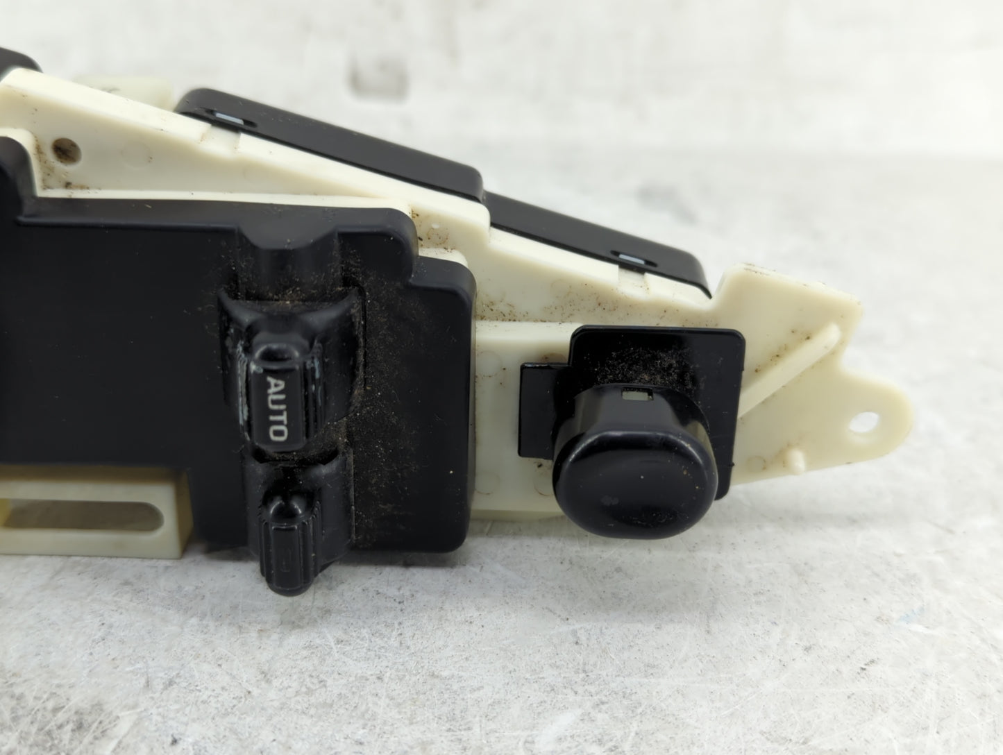 2000 Chrysler Cirrus Master Power Window Switch Replacement Driver Side Left P/N:39754D Fits OEM Used Auto Parts - Oemusedau