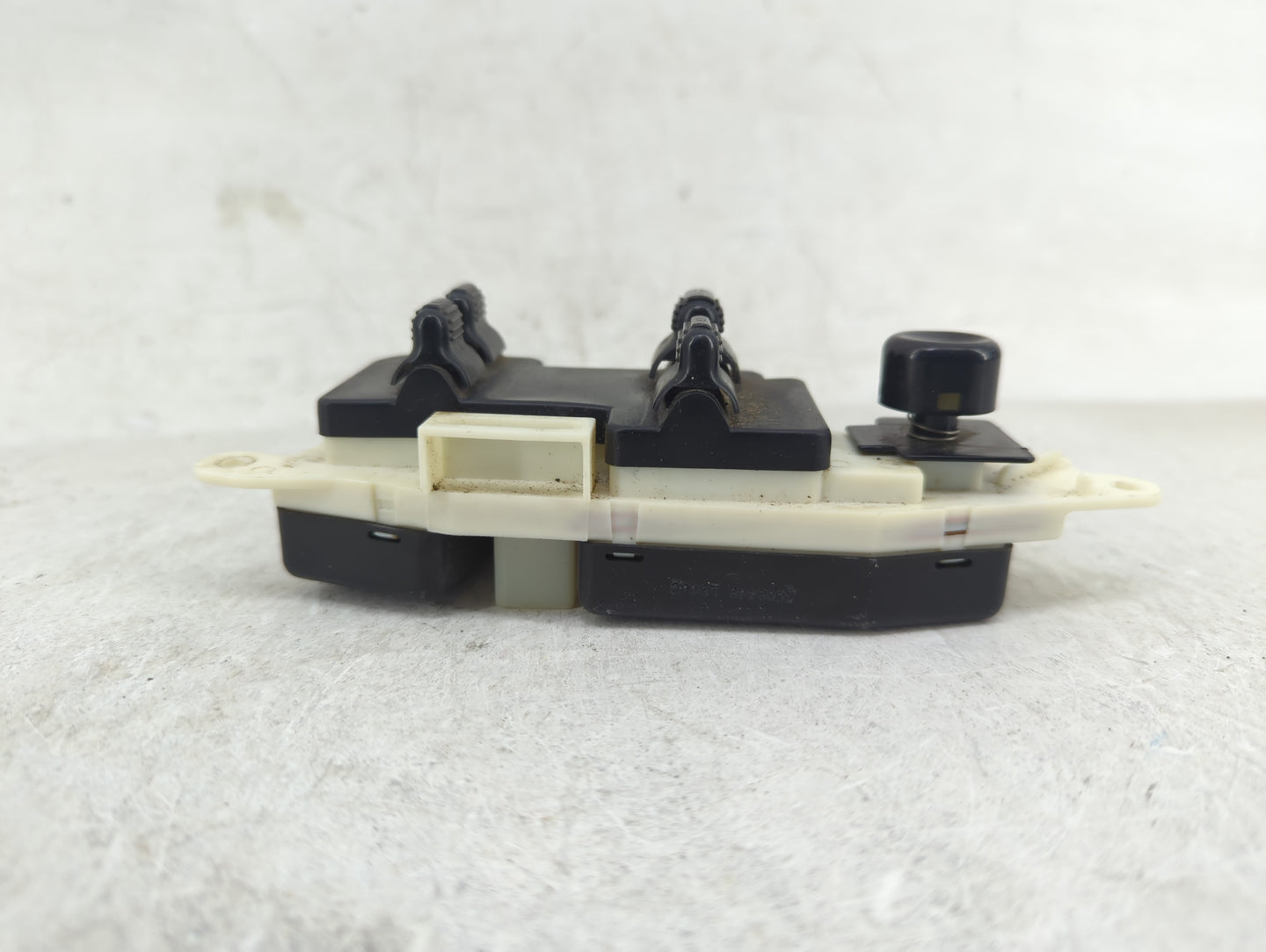 2000 Chrysler Cirrus Master Power Window Switch Replacement Driver Side Left P/N:39754D Fits OEM Used Auto Parts - Oemusedau
