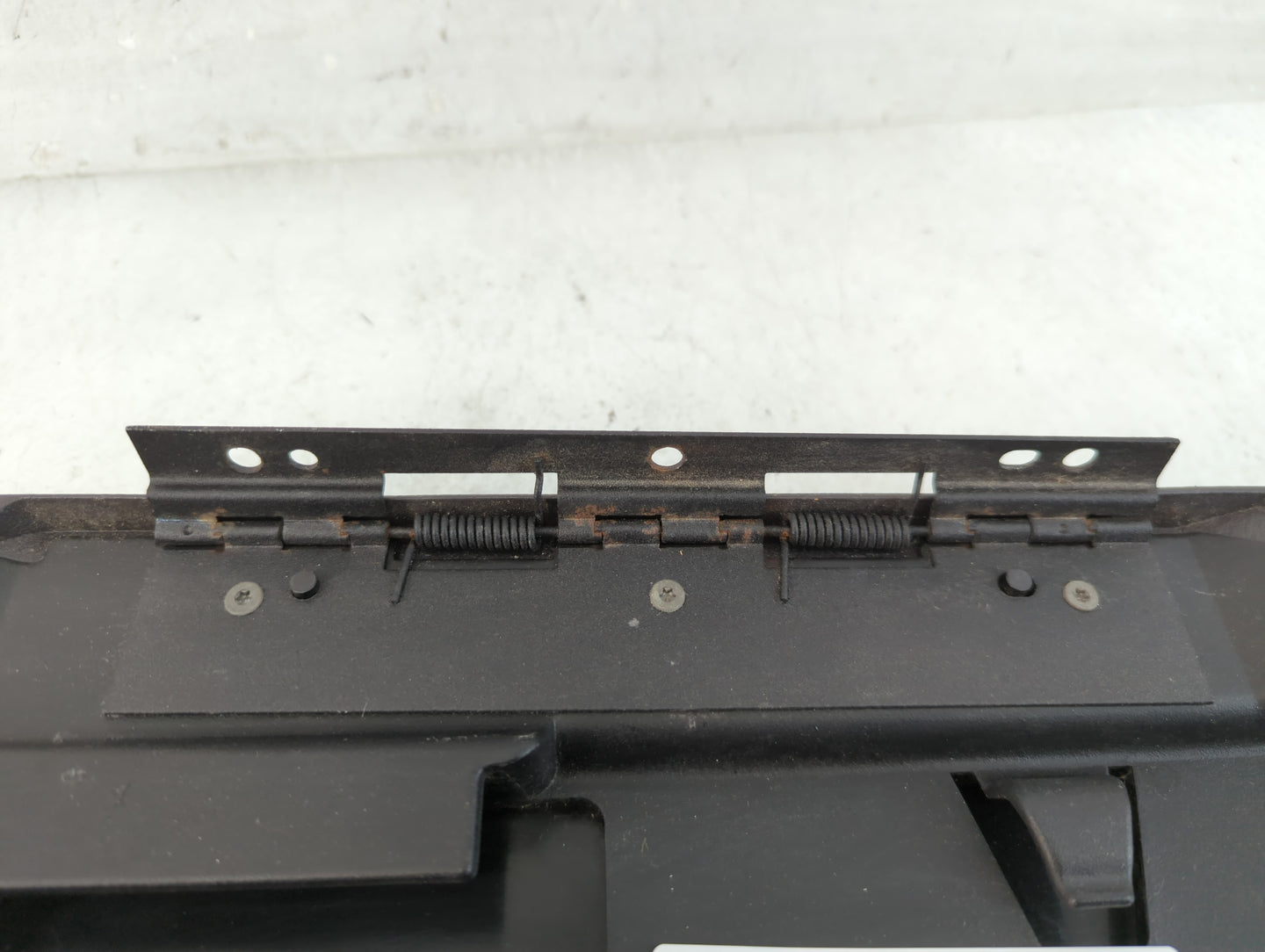2000 Chrysler Concorde Center Console Armrest Cover Lid Fits OEM Used Auto Parts - Oemusedautoparts1.com