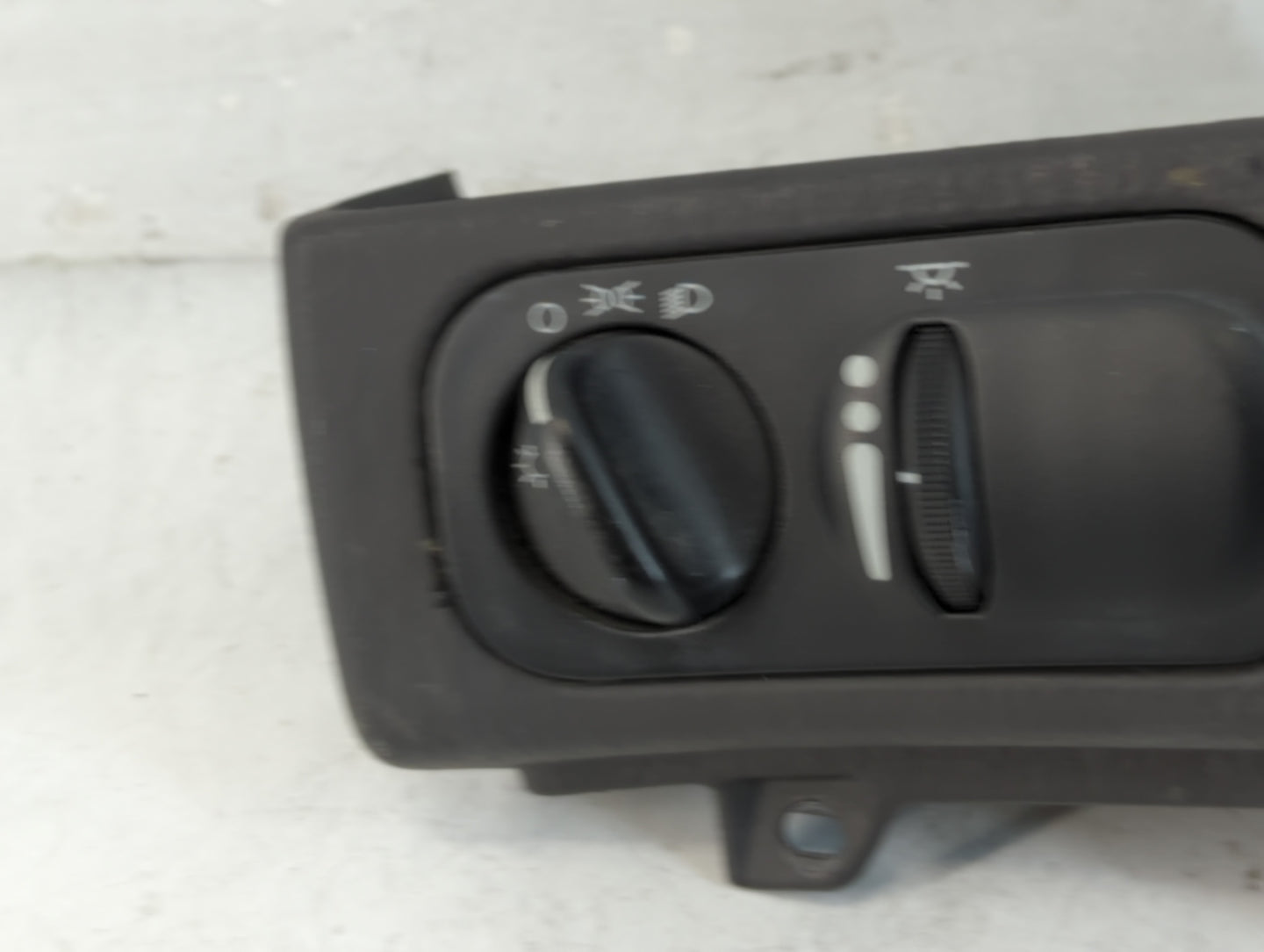 1998-2001 Chrysler Concorde Headlight Head Light Switch Lamp Control - Oemusedautoparts1.com