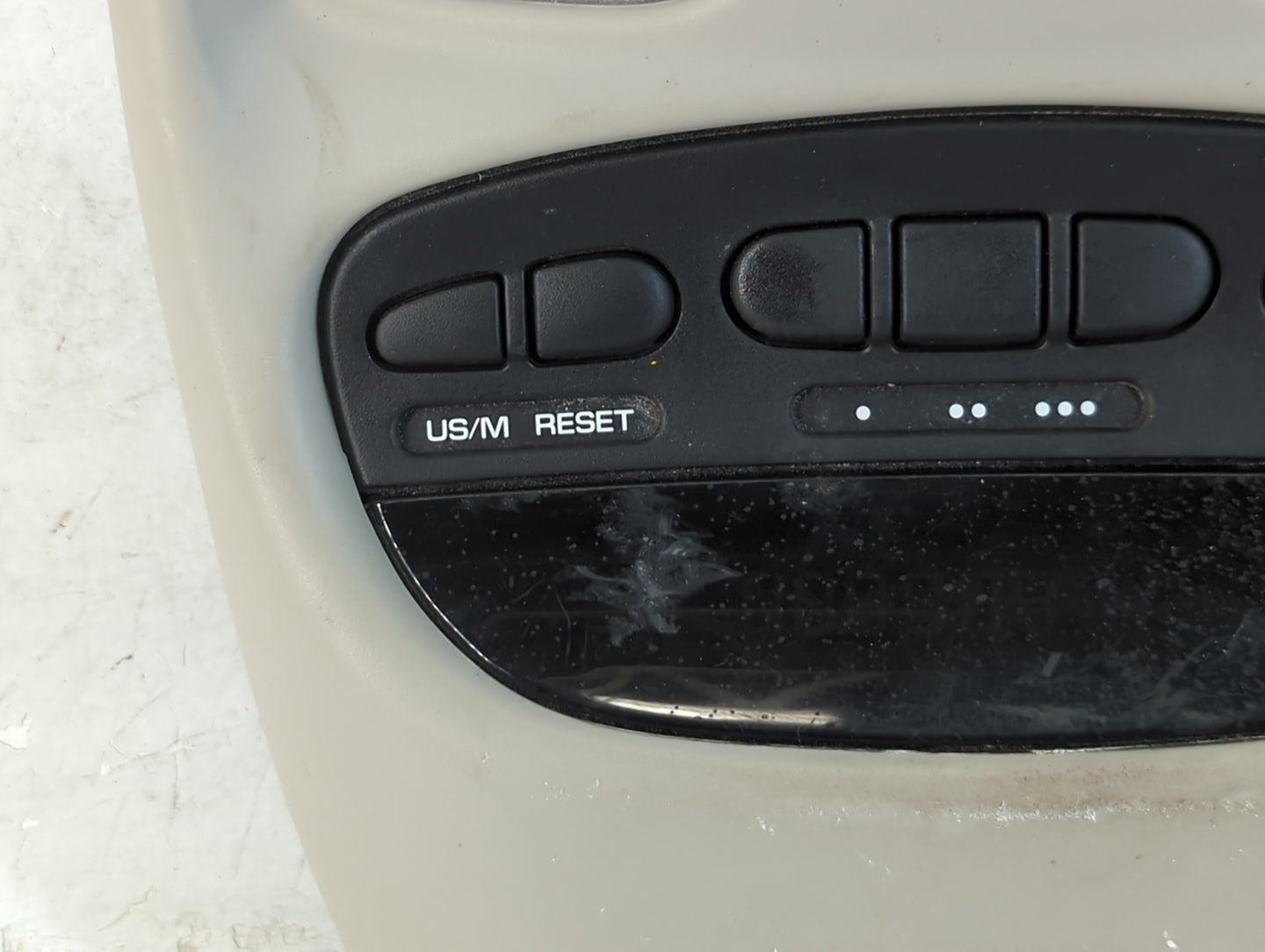 2000-2000 Chrysler Concorde Overhead Roof Console Interior Dome Light - Oemusedautoparts1.com