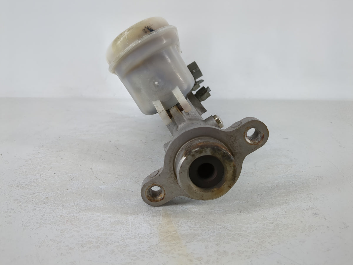 1998-2004 Chrysler Concorde Brake Master Cylinder 864713 - Oemusedautoparts1.com