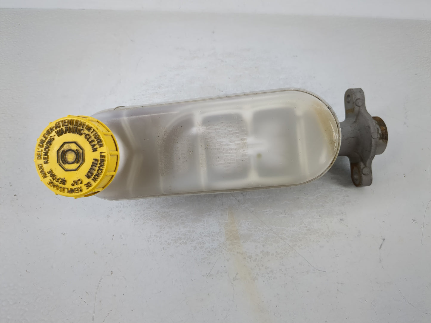 1998-2004 Chrysler Concorde Brake Master Cylinder 864713 - Oemusedautoparts1.com