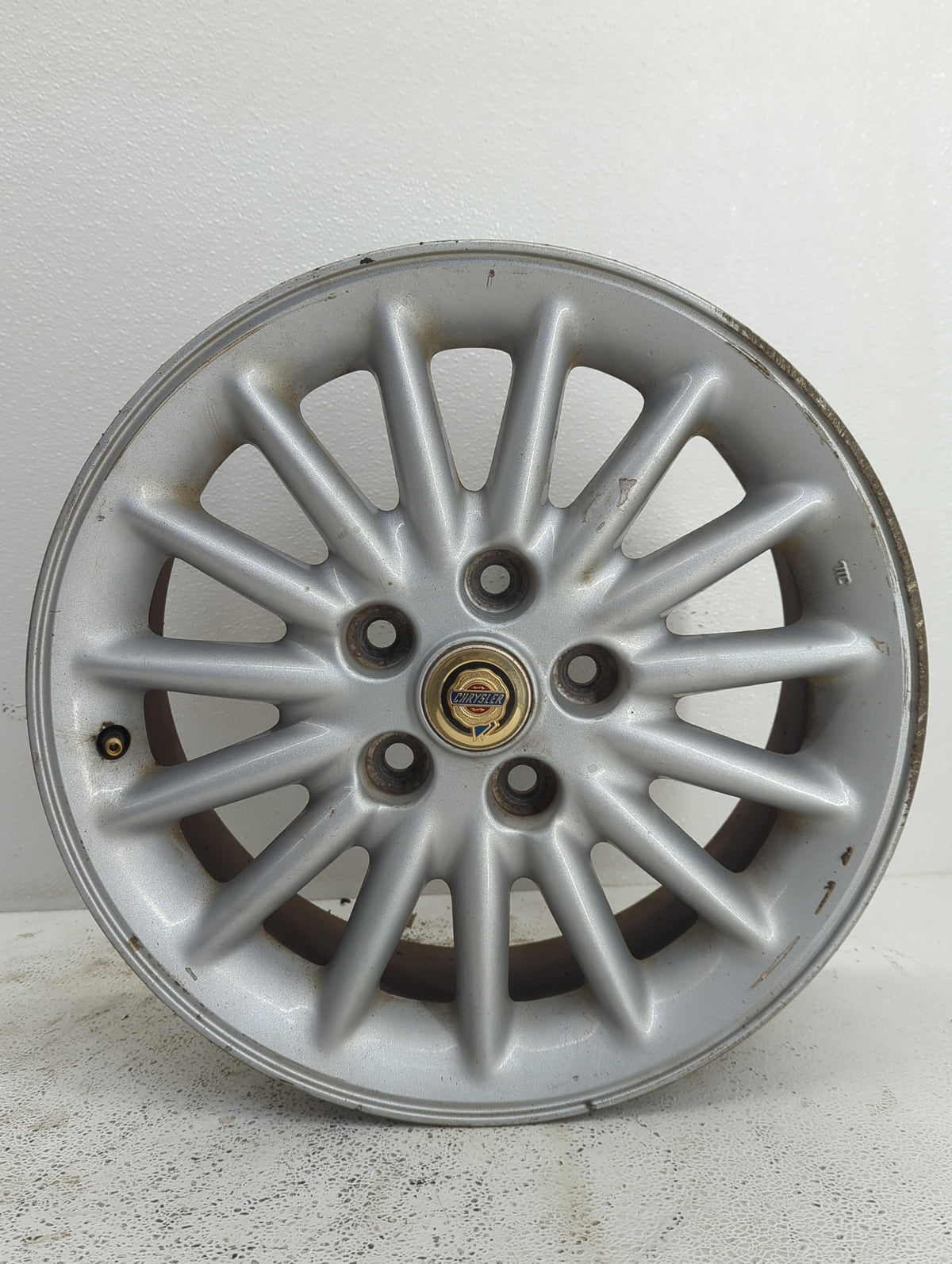 1998-2001 Chrysler Concorde Oem Wheel Rim Silver 902251 - Oemusedautoparts1.com