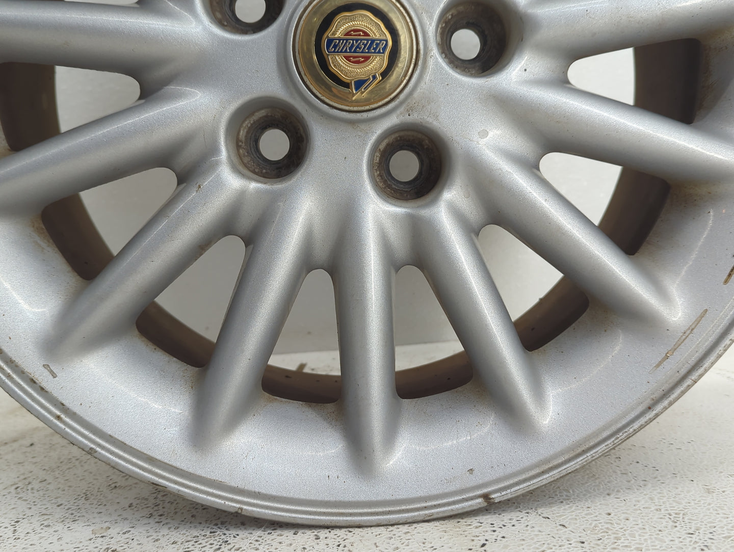 1998-2001 Chrysler Concorde Oem Wheel Rim Silver 902251 - Oemusedautoparts1.com