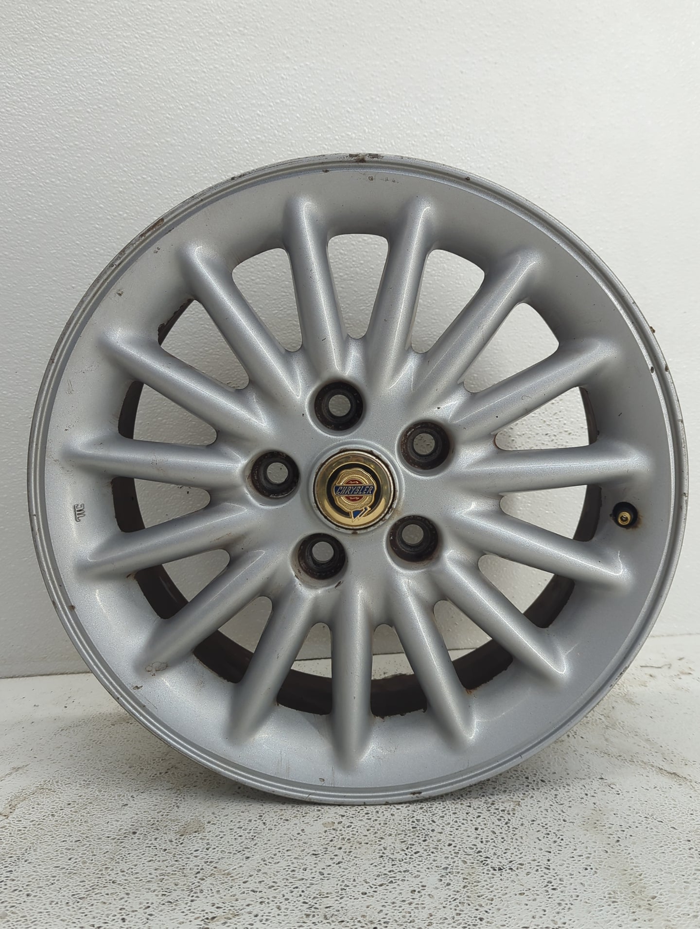 1998-2001 Chrysler Concorde Oem Wheel Rim - Oemusedautoparts1.com