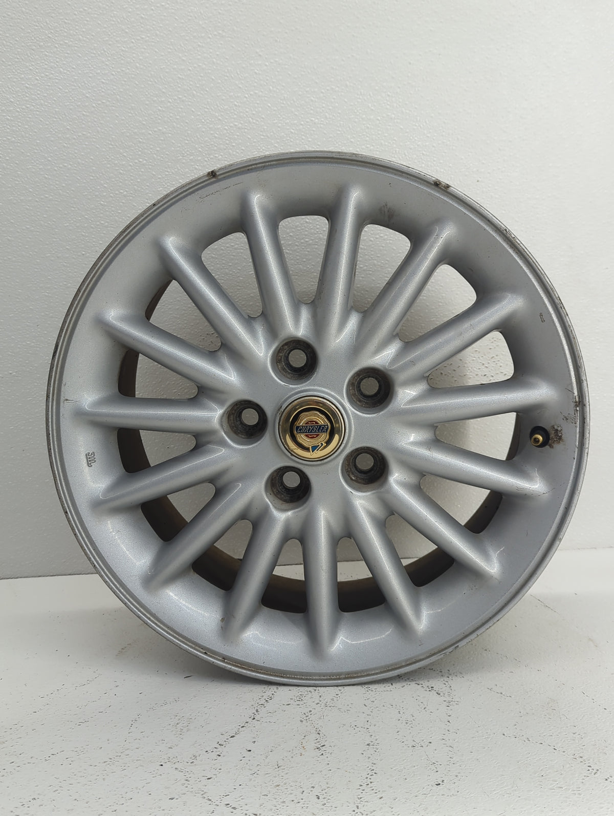 1998-2001 Chrysler Concorde Oem Wheel Rim Silver 911758 - Oemusedautoparts1.com