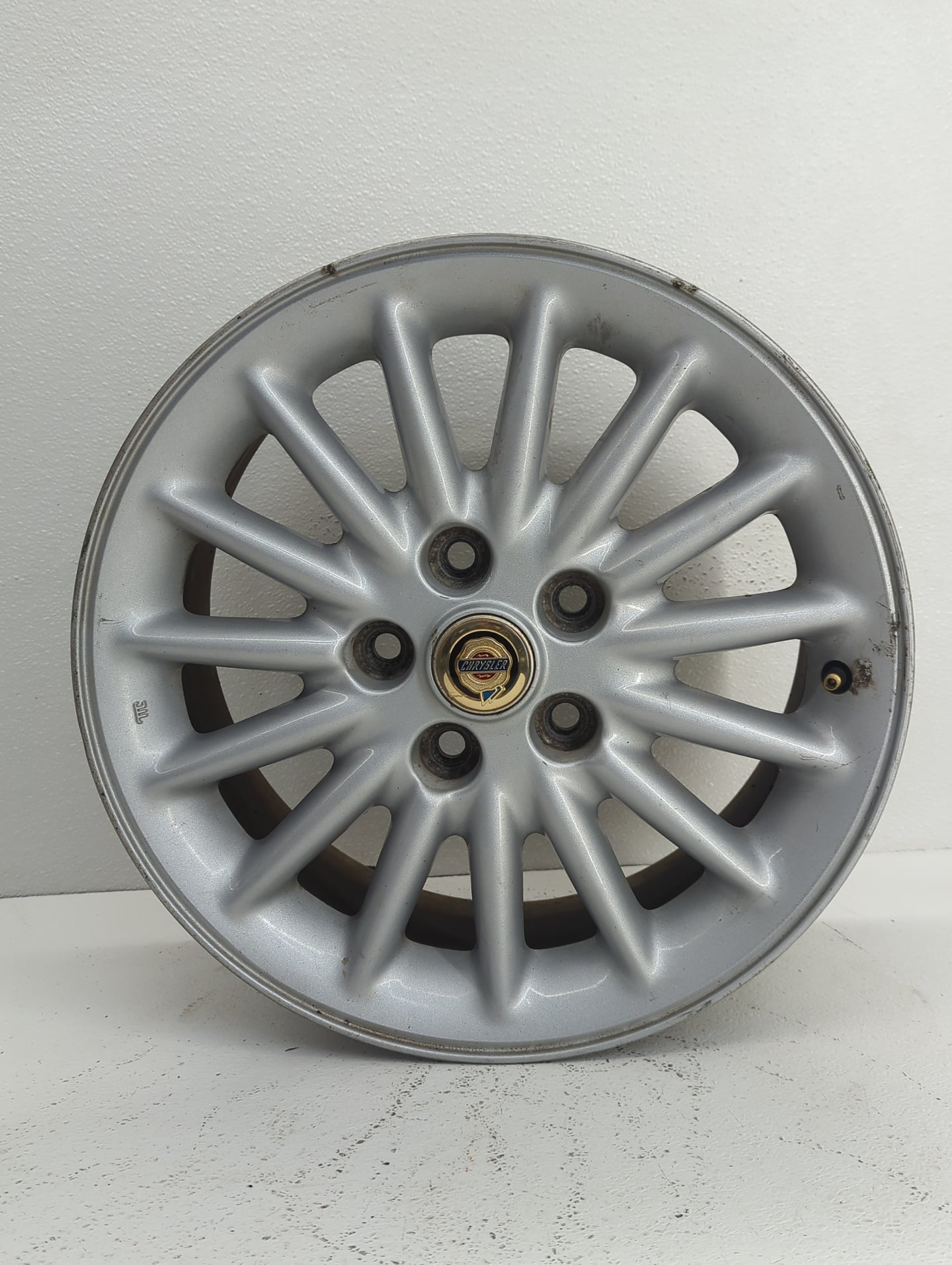 1998-2001 Chrysler Concorde Oem Wheel Rim Silver 911758 - Oemusedautoparts1.com
