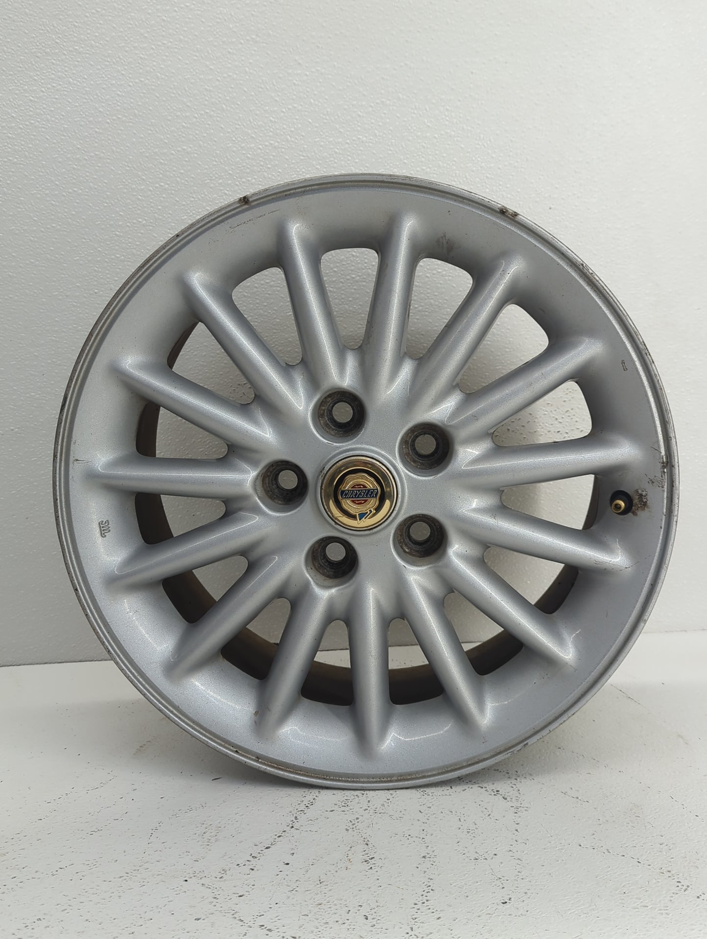 1998-2001 Chrysler Concorde Oem Wheel Rim Silver 911758 - Oemusedautoparts1.com
