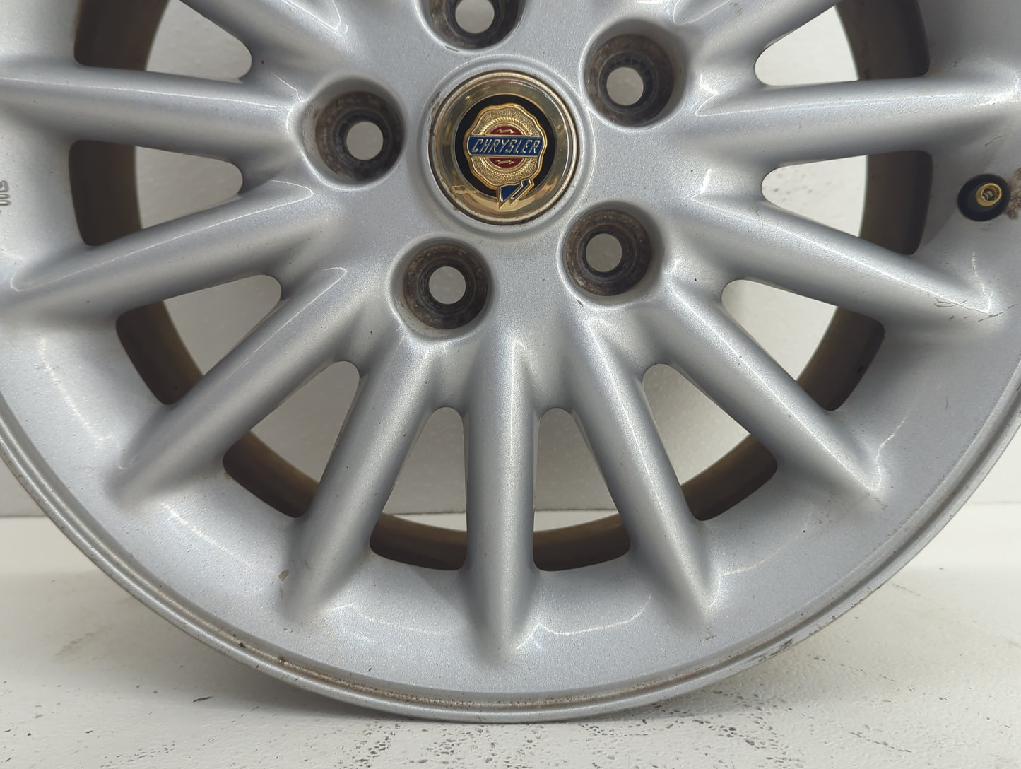 1998-2001 Chrysler Concorde Oem Wheel Rim Silver 911758 - Oemusedautoparts1.com