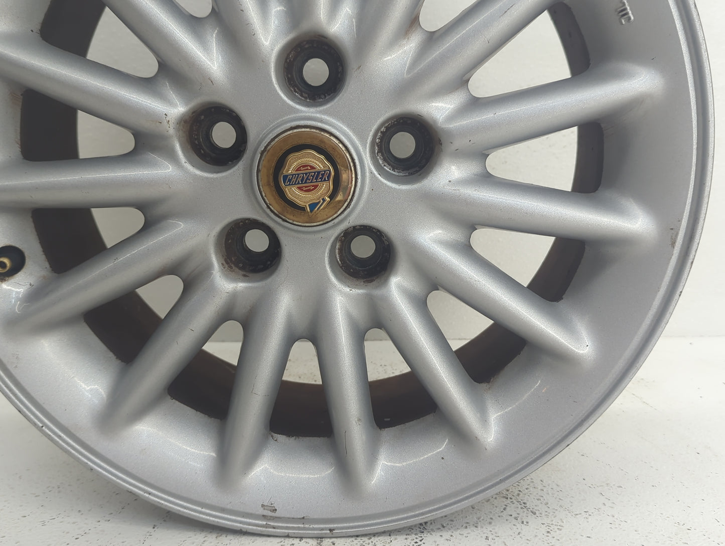 1998-2001 Chrysler Concorde Oem Wheel Rim 912090 - Oemusedautoparts1.com