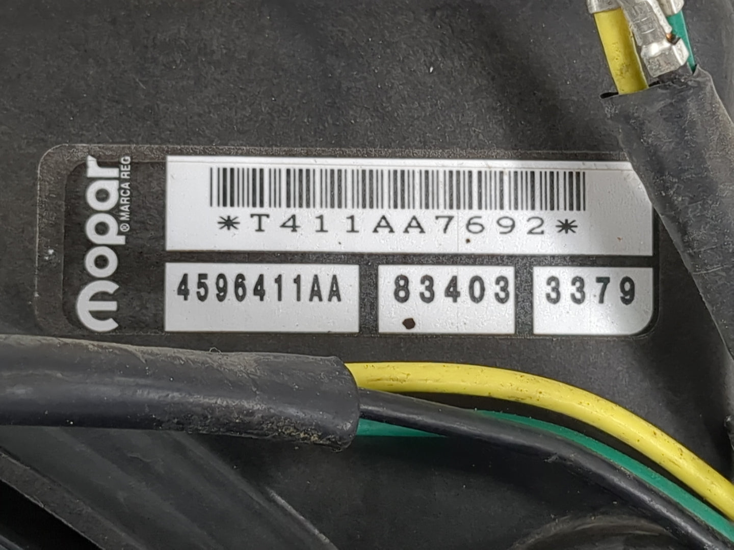 2000-2004 Chrysler Concorde Electric Radiator Cooling Fan Motor Assembly P/N:04596402AA T411AA7692 Fits OEM Used Auto Parts 