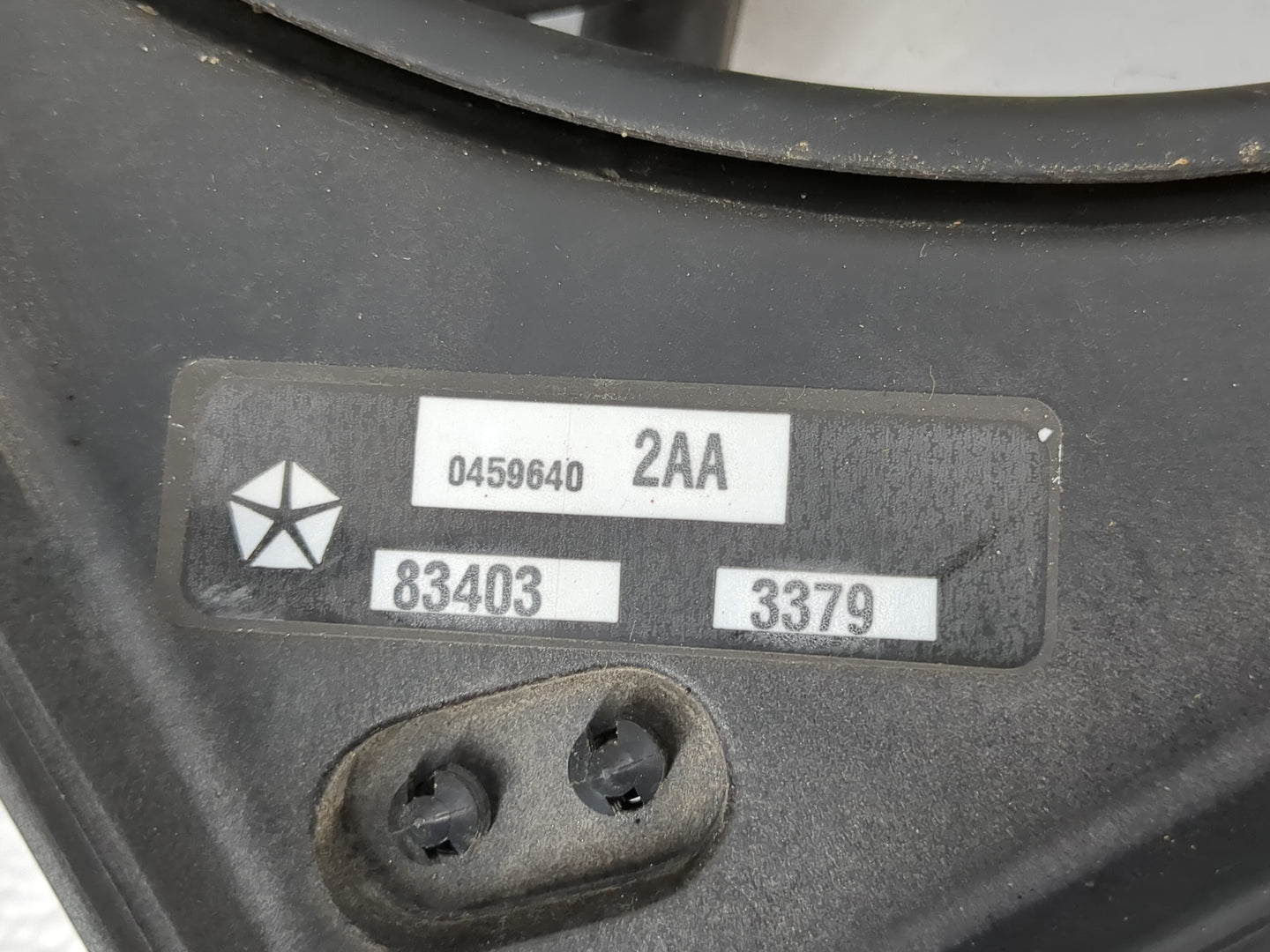 2000-2004 Chrysler Concorde Electric Radiator Cooling Fan Motor Assembly P/N:04596402AA T411AA7692 Fits OEM Used Auto Parts 