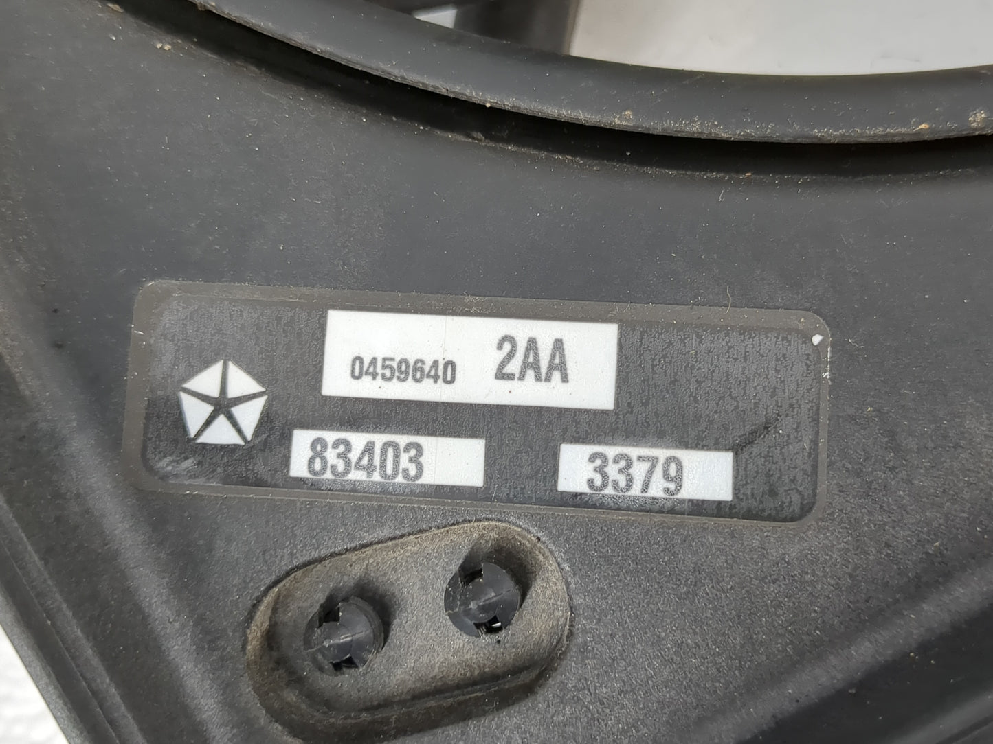 2000-2004 Chrysler Concorde Electric Radiator Cooling Fan Motor Assembly P/N:04596402AA T411AA7692 Fits OEM Used Auto Parts 