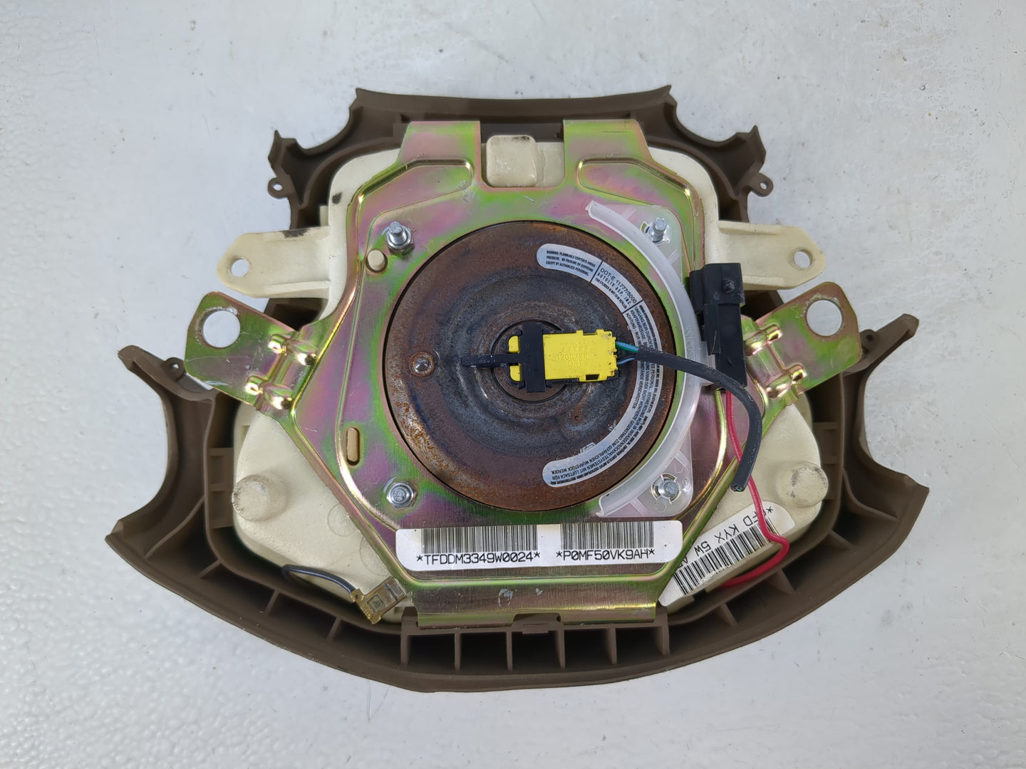 2000 Chrysler Concorde Air Bag Driver Left Steering Wheel Mounted P/N:P0MF50VK9AH Fits OEM Used Auto Parts - Oemusedautopart