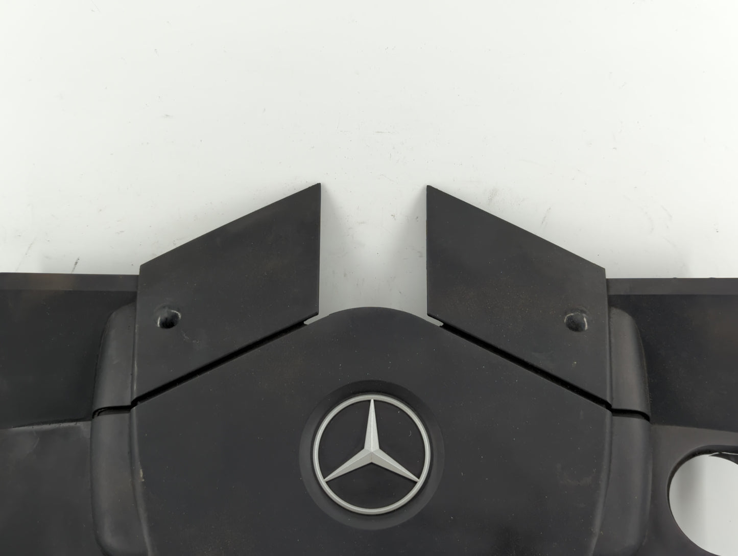 2000 Chrysler E Class Engine Cover - Oemusedautoparts1.com