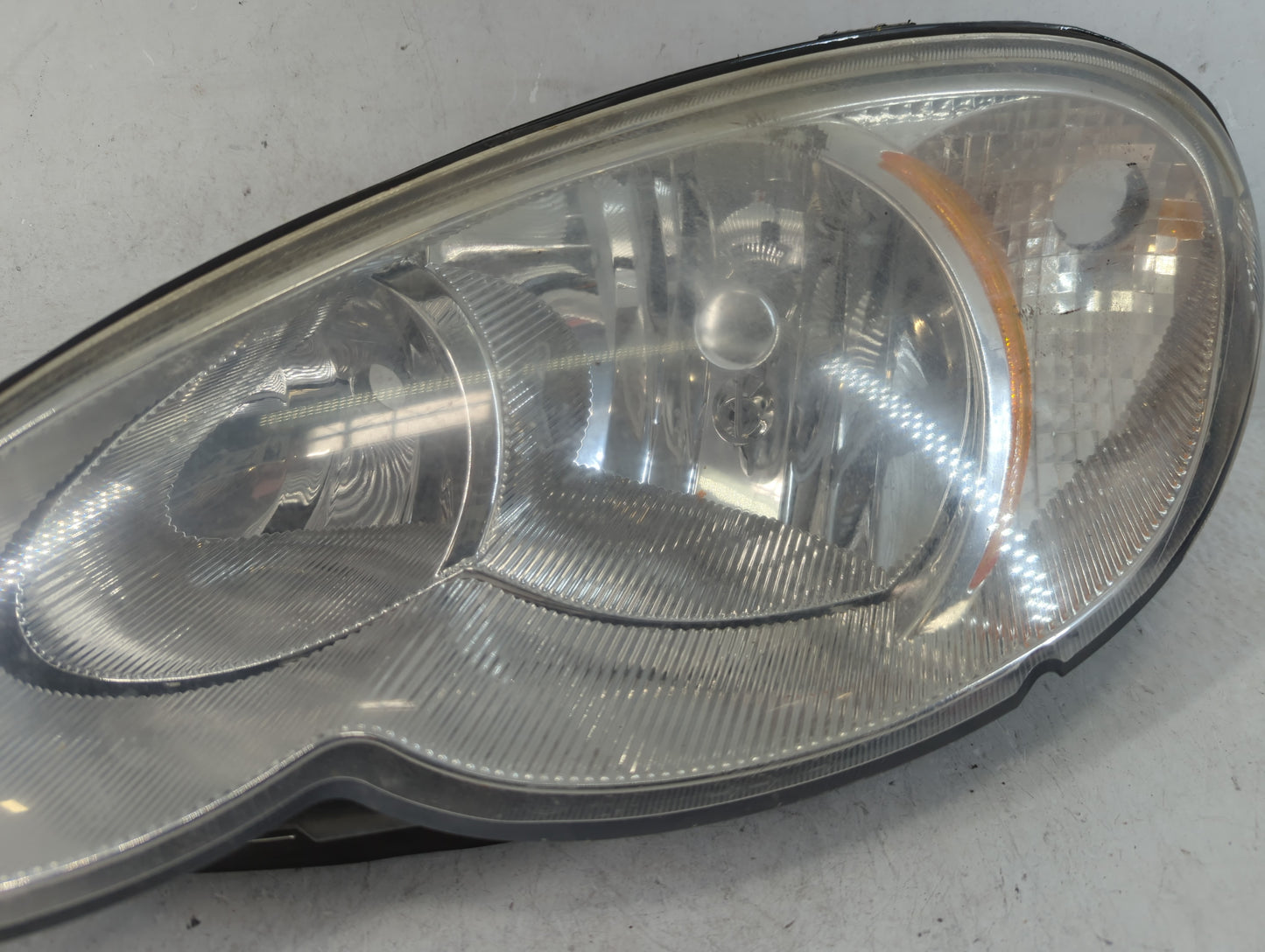 2006-2010 Chrysler Pt Cruiser Driver Left Oem Head Light Headlight Lamp - Oemusedautoparts1.com