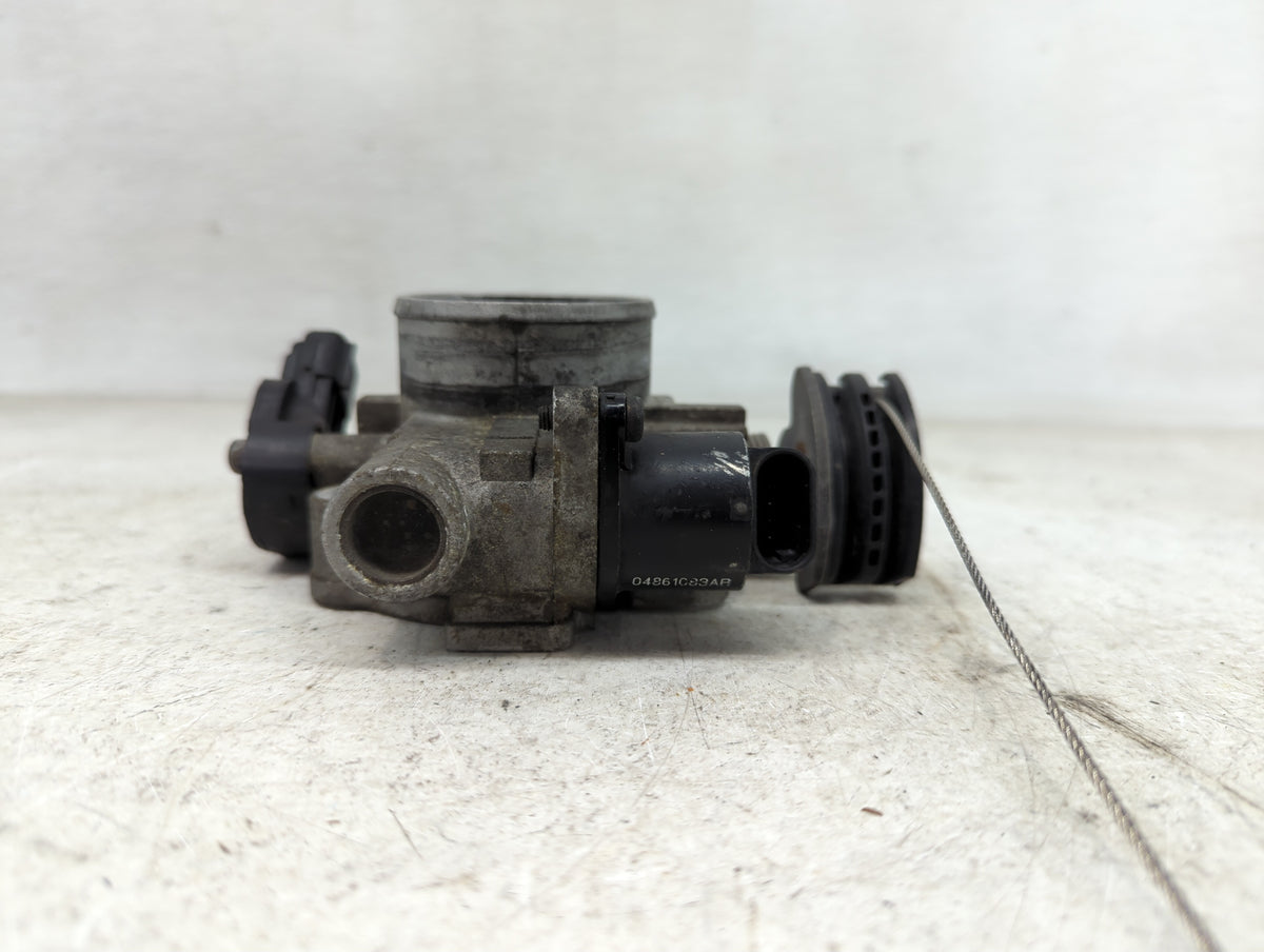 1998-2000 Chrysler Sebring Throttle Body P/N:04861083AB Fits Fits 1998 1999 2000 OEM Used Auto Parts - Oemusedautoparts1.com
