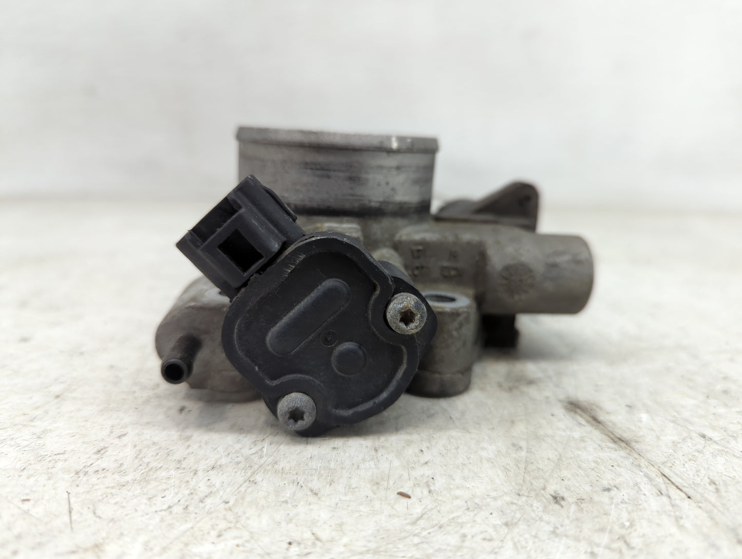 1998-2000 Chrysler Sebring Throttle Body Fits Fits 1998 1999 2000 OEM Used Auto Parts - Oemusedautoparts1.com