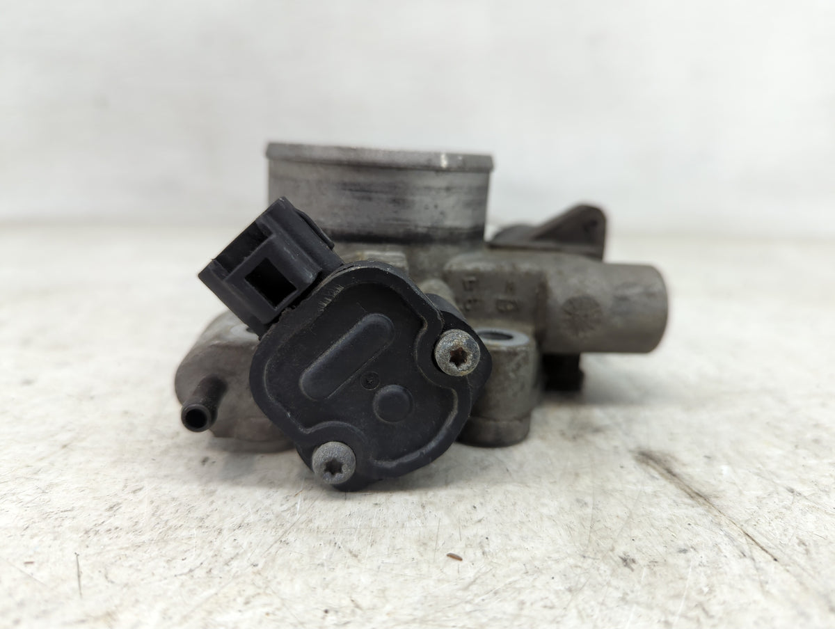 1998-2000 Chrysler Sebring Throttle Body P/N:04861083AB Fits Fits 1998 1999 2000 OEM Used Auto Parts - Oemusedautoparts1.com