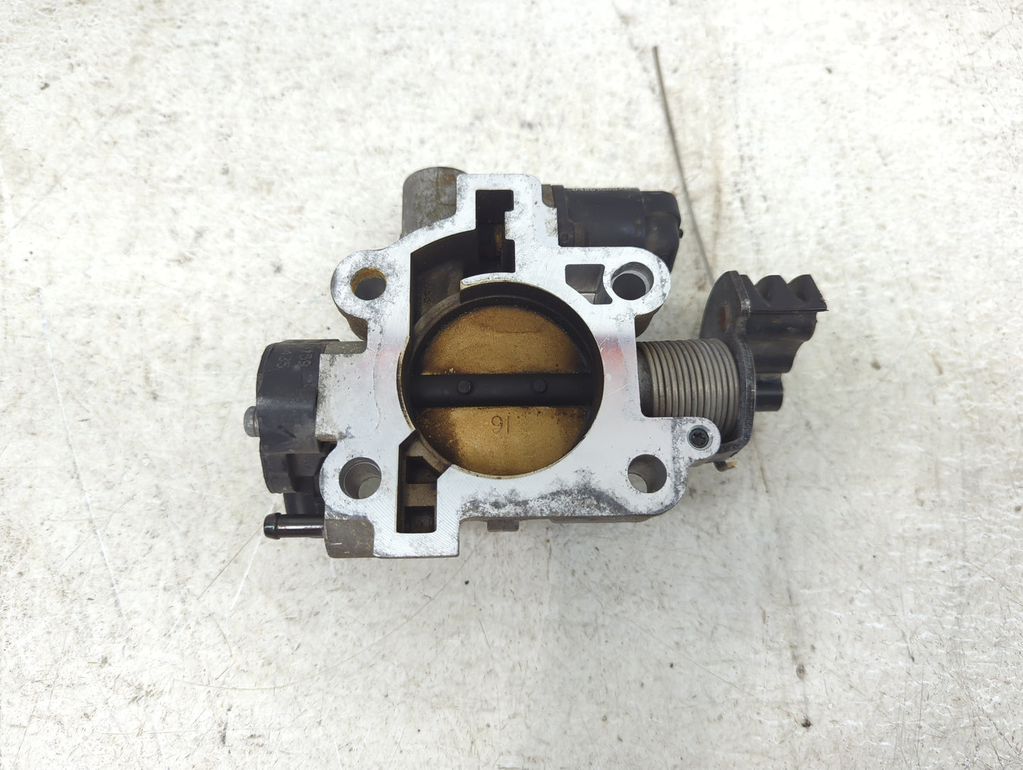 1998-2000 Chrysler Sebring Throttle Body Fits Fits 1998 1999 2000 OEM Used Auto Parts - Oemusedautoparts1.com