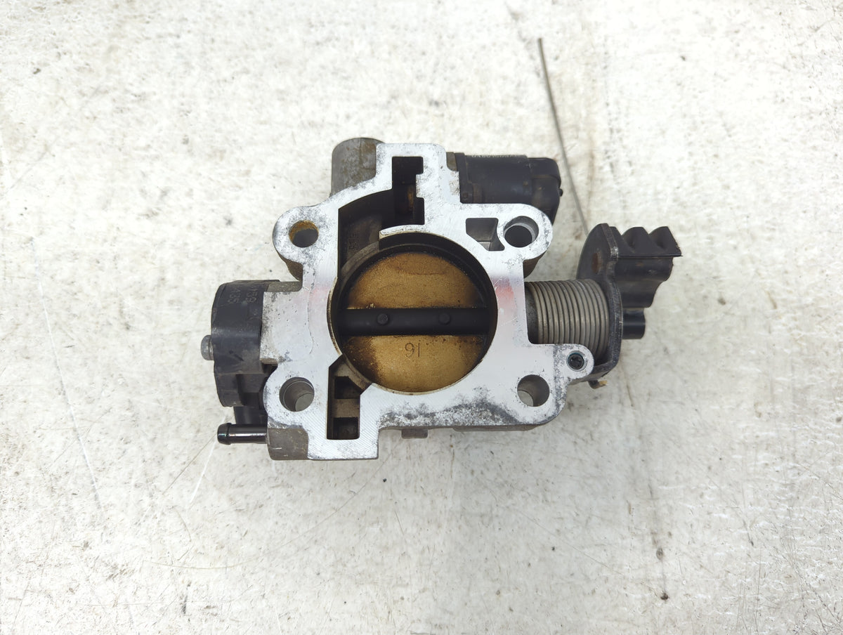 1998-2000 Chrysler Sebring Throttle Body P/N:04861083AB Fits Fits 1998 1999 2000 OEM Used Auto Parts - Oemusedautoparts1.com