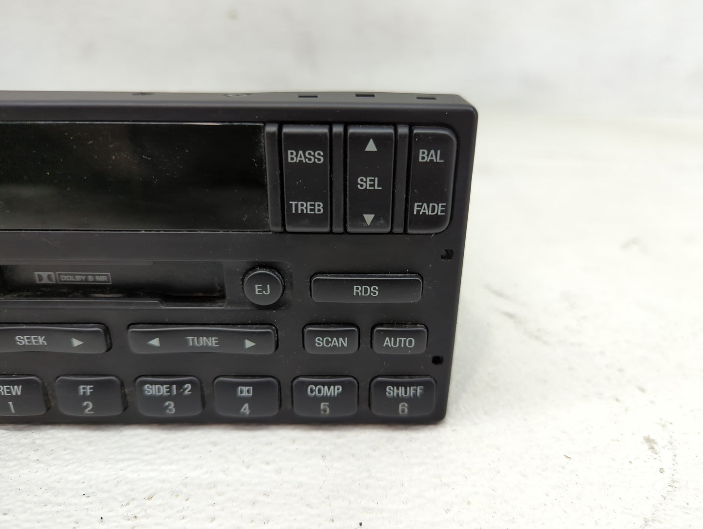2000 Chrysler Town & Country Radio AM FM Cd Player Receiver Replacement P/N:XW1F-18C870-AF Fits OEM Used Auto Parts - Oemuse