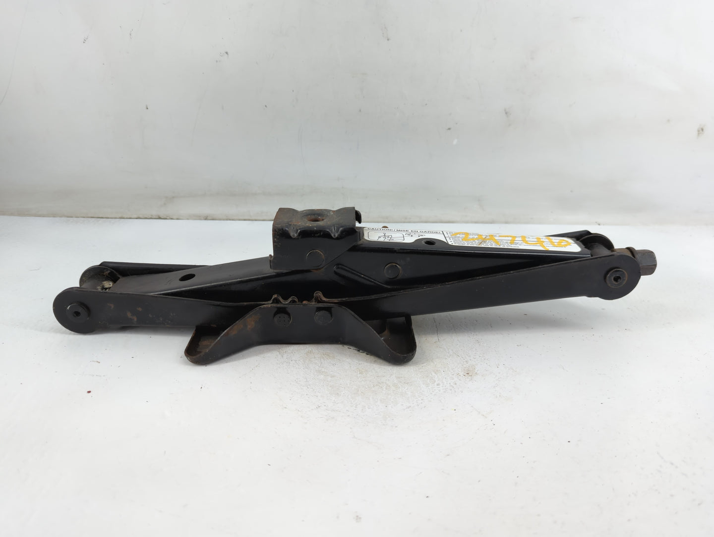 2000 Chrysler Voyager Spare Scissor Car Jack - Oemusedautoparts1.com