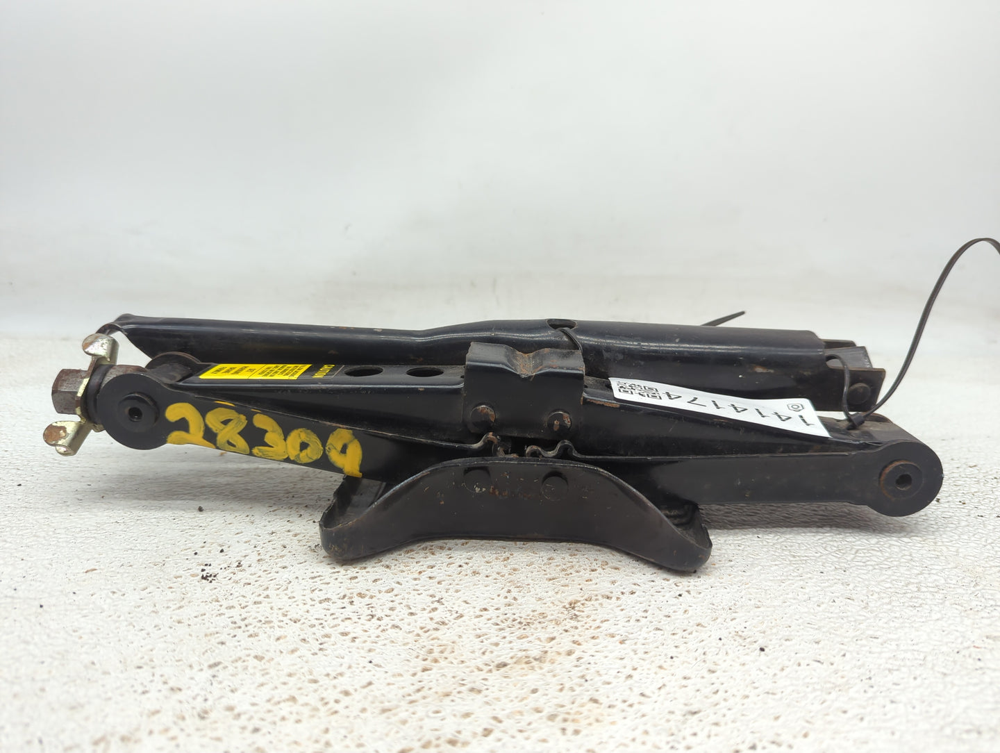 2000 Chrysler Cirrus Cirrus Spare Scissor Car Jack - Oemusedautoparts1.com