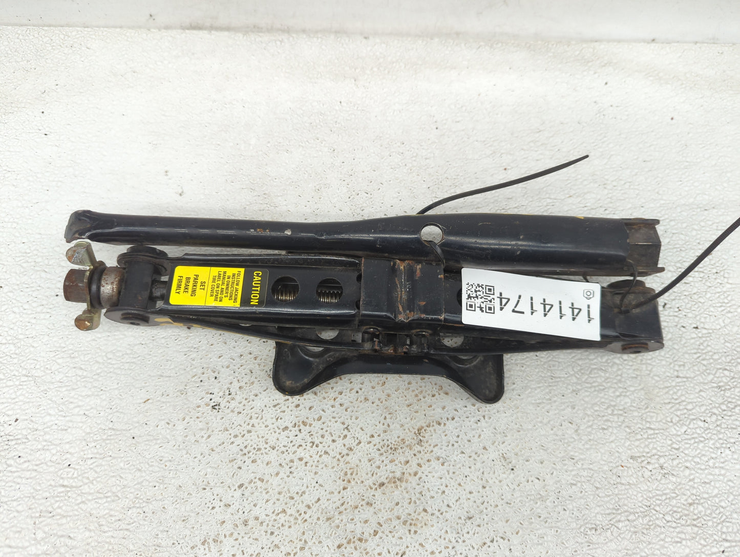 2000 Chrysler Cirrus Cirrus Spare Scissor Car Jack - Oemusedautoparts1.com