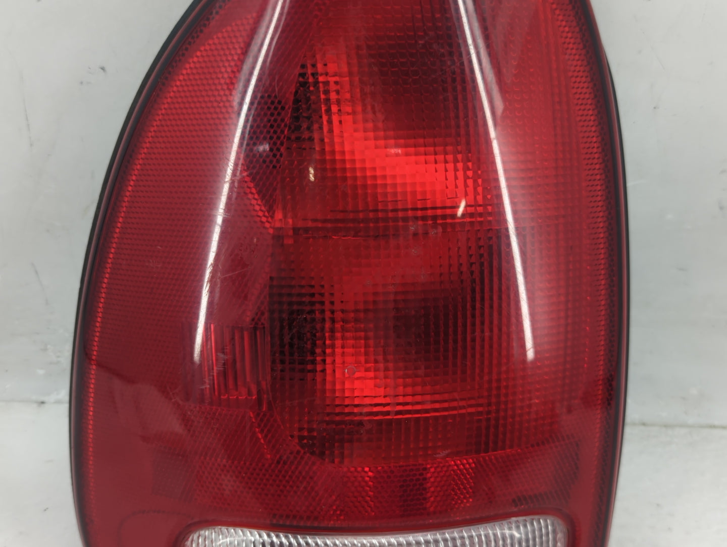 1996-2000 Dodge Caravan Tail Light Assembly Driver Left OEM P/N:4576363 Fits Fits 1996 1997 1998 1999 2000 2001 2002 2003 OE