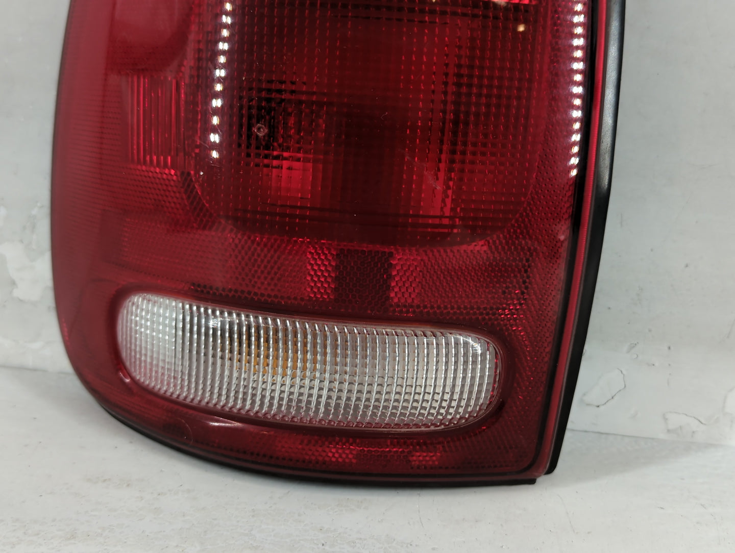 1996-2000 Dodge Caravan Tail Light Assembly Driver Left OEM P/N:4576245 19284 Fits Fits 1996 1997 1998 1999 2000 2001 2002 2