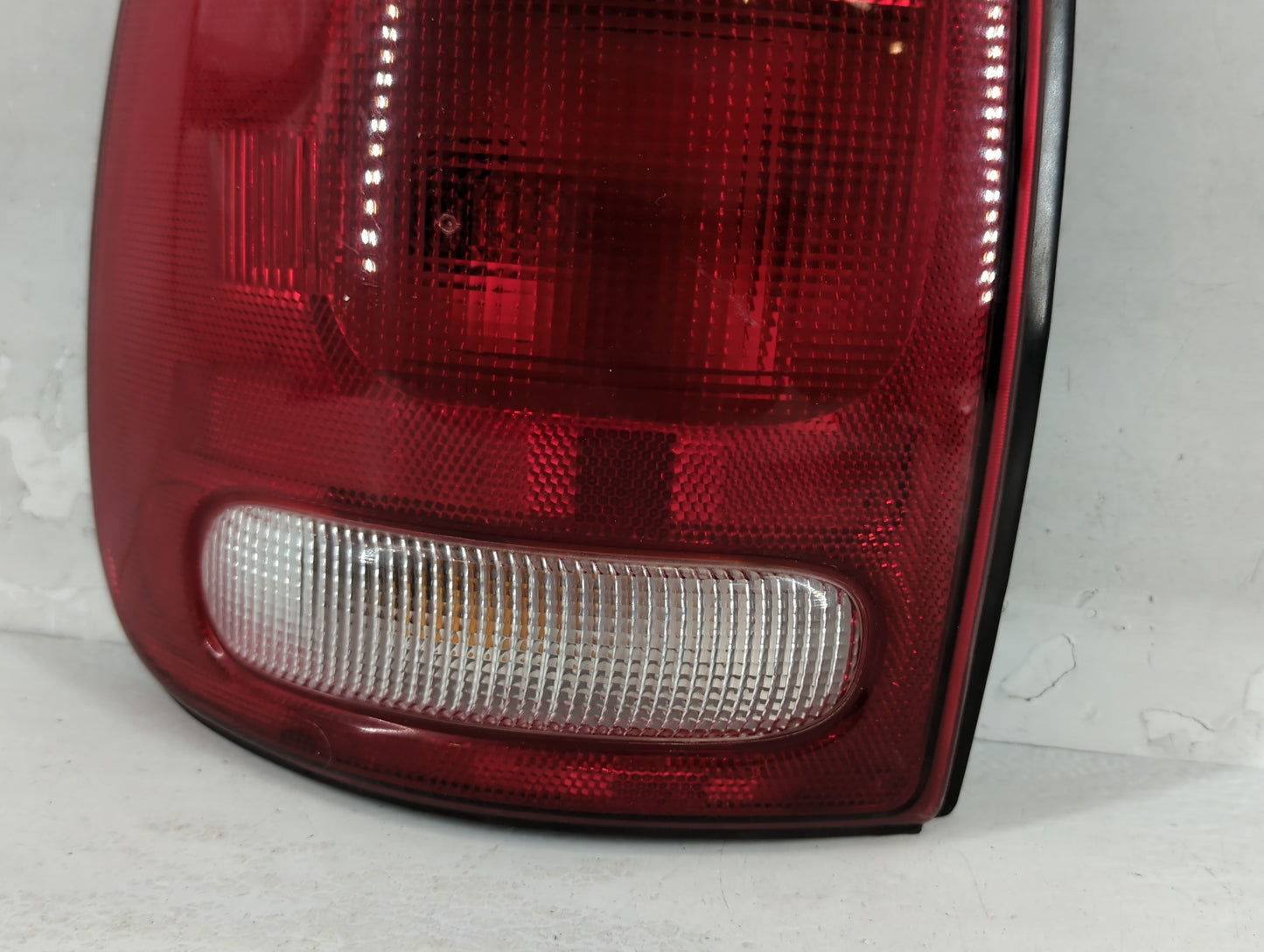 1996-2000 Dodge Caravan Tail Light Assembly Driver Left OEM P/N:4576245 19284 Fits Fits 1996 1997 1998 1999 2000 2001 2002 2