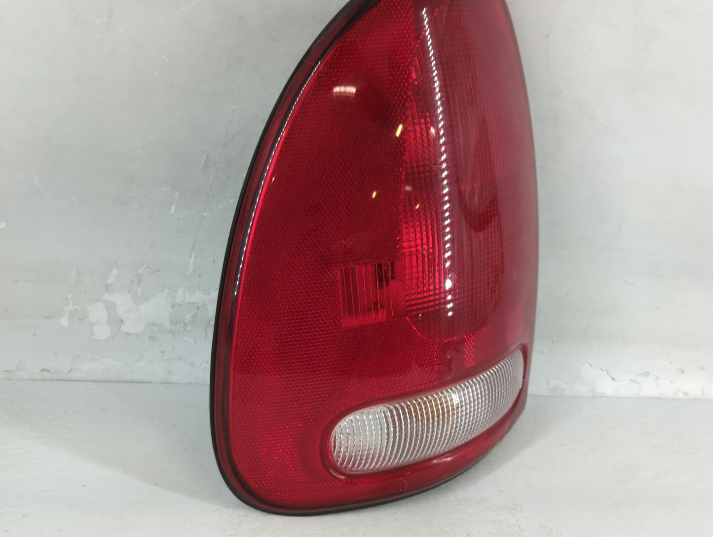 1996-2000 Dodge Caravan Tail Light Assembly Driver Left OEM P/N:4576245 19284 Fits Fits 1996 1997 1998 1999 2000 2001 2002 2