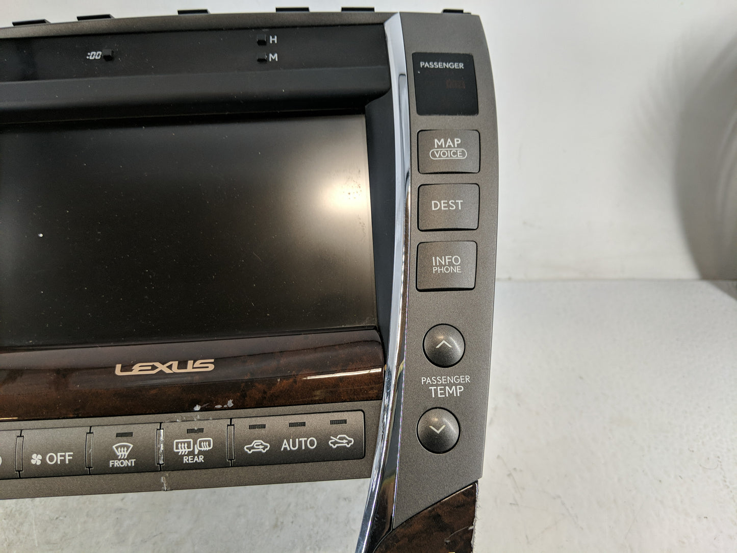 2000 Dodge Durango Radio AM FM Cd Player Receiver Replacement P/N:86431-33011 Fits OEM Used Auto Parts - Oemusedautoparts1.c