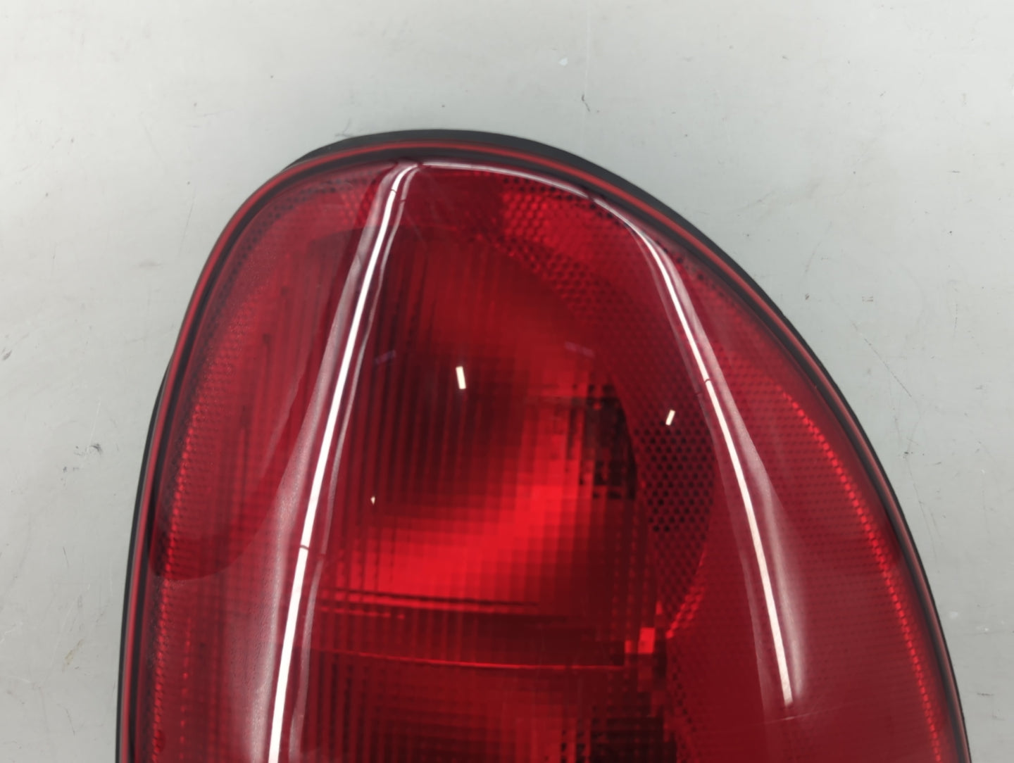 1998-2003 Dodge Durango Tail Light Assembly Passenger Right OEM P/N:4576362 Fits Fits 1996 1997 1998 1999 2000 2001 2002 200