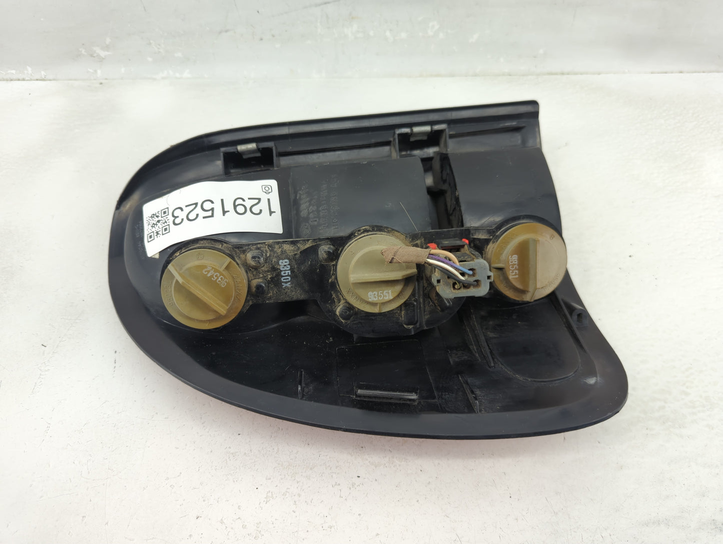 1998-2003 Dodge Durango Tail Light Assembly Passenger Right OEM P/N:4576362 Fits Fits 1996 1997 1998 1999 2000 2001 2002 200