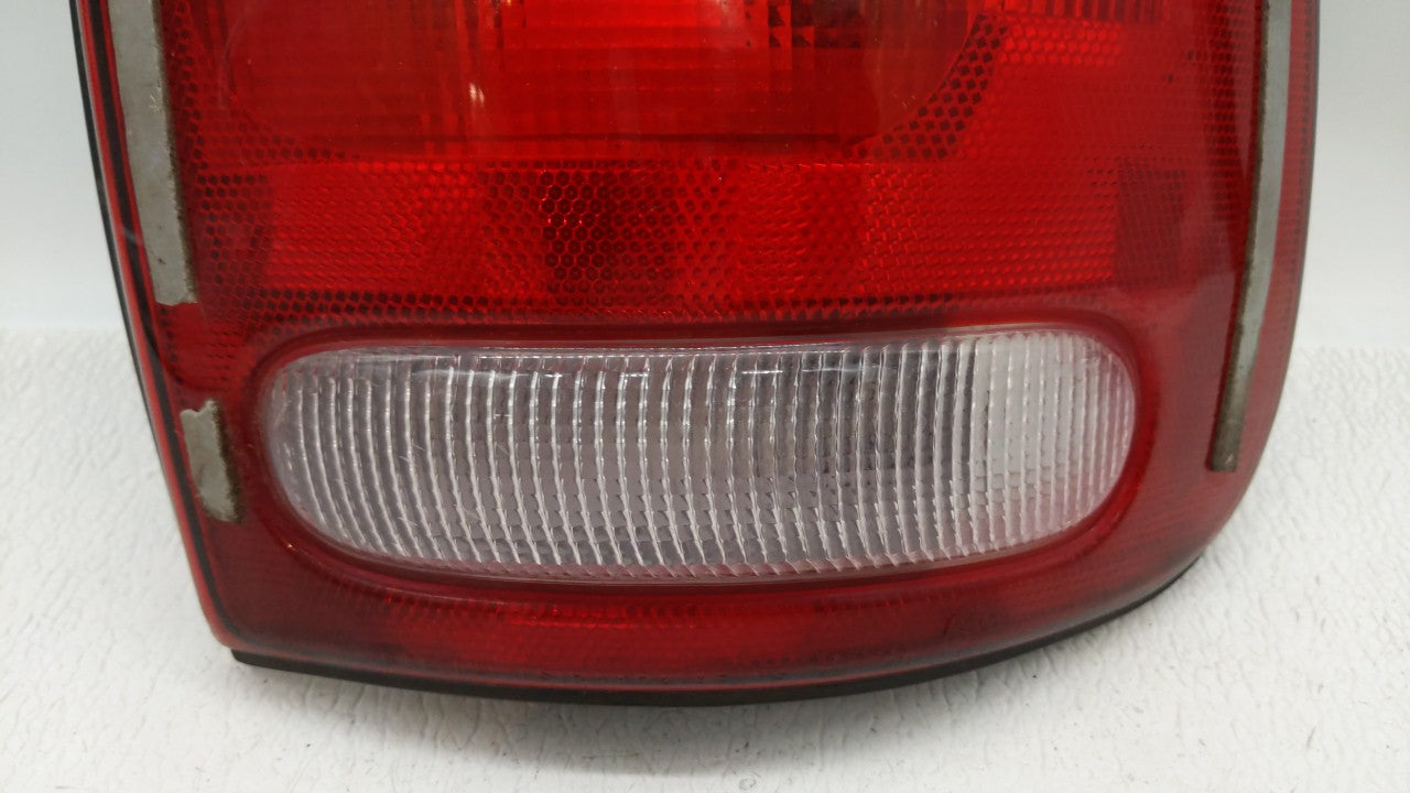 1998-2003 Dodge Durango Tail Light Assembly Passenger Right OEM Fits Fits 1996 1997 1998 1999 2000 2001 2002 2003 OEM Used A